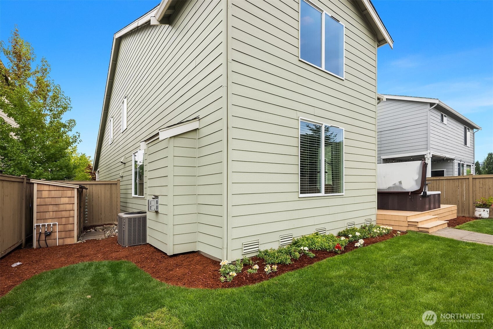 Snoqualmie, Washington, 98065, United States, 5 Bedrooms Bedrooms, ,3 BathroomsBathrooms,Residential,Active,1929447