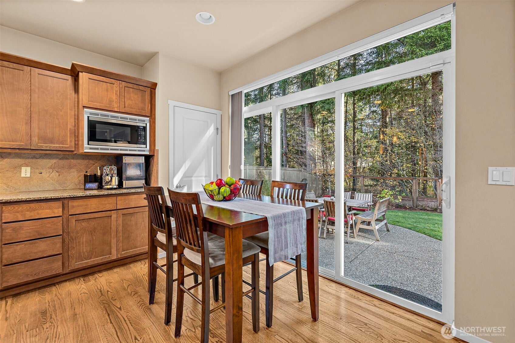 Snoqualmie, Washington, 98065, United States, 5 Bedrooms Bedrooms, ,3 BathroomsBathrooms,Residential,Active,1990623