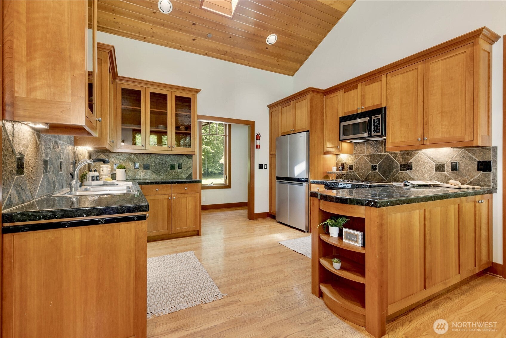 Carnation, Washington, 98014, United States, 3 Bedrooms Bedrooms, ,4 BathroomsBathrooms,Residential,Active,1945355