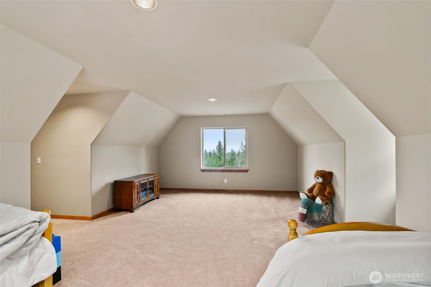 Cle Elum, Washington, 98922, United States, 4 Bedrooms Bedrooms, ,4 BathroomsBathrooms,Residential,Active,1998577