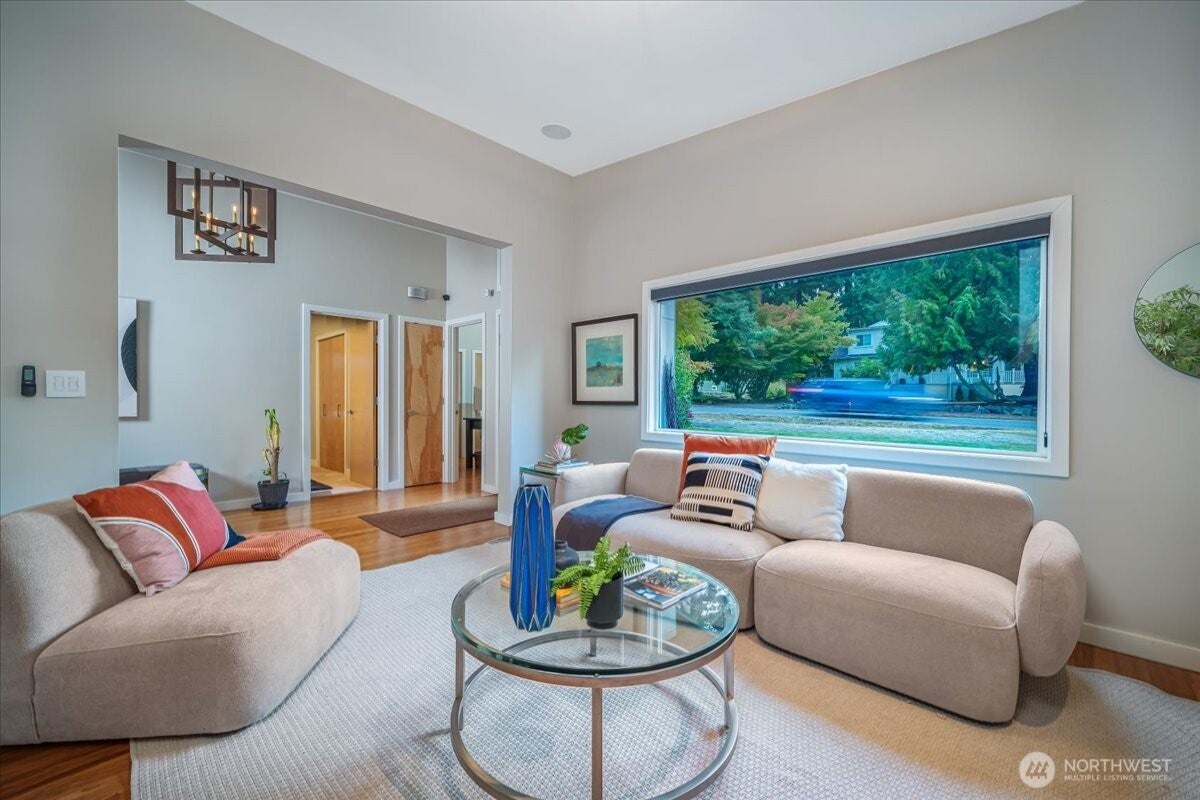 Seattle, Washington, 98177, United States, 4 Bedrooms Bedrooms, ,3 BathroomsBathrooms,Residential,Active,1953640