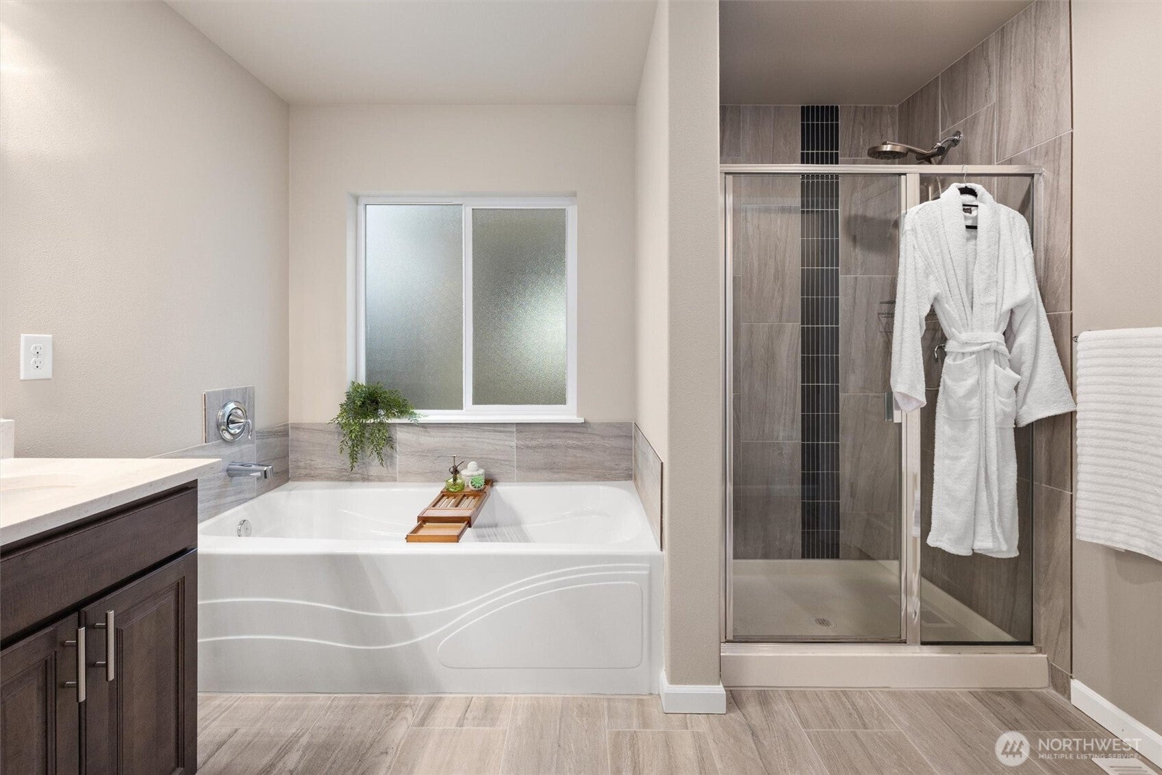 Bothell, Washington, 98021, United States, 4 Bedrooms Bedrooms, ,4 BathroomsBathrooms,Residential,Active,2007270