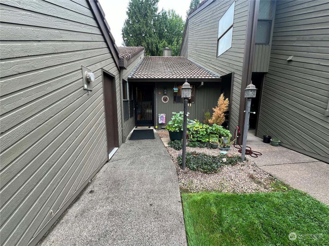 13819 NW 10TH CT APT E, VANCOUVER, WA 98685, photo 1 of 34