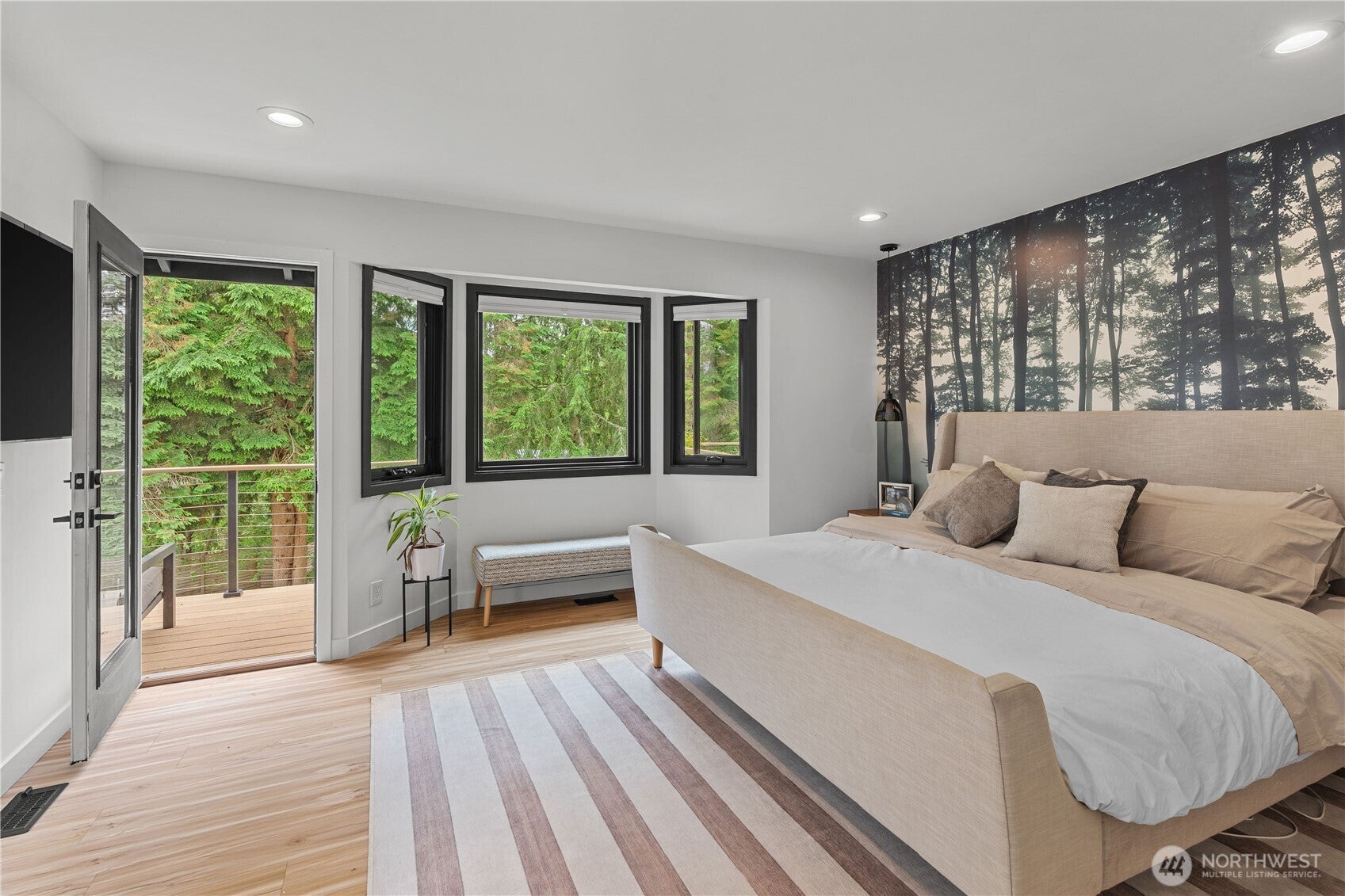 Issaquah, Washington, 98027, United States, 4 Bedrooms Bedrooms, ,3 BathroomsBathrooms,Residential,Active,1892601