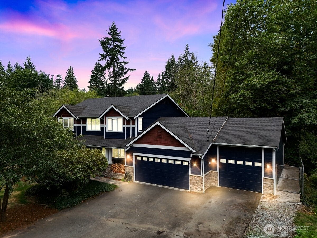 Snohomish, Washington, 98296, United States, 4 Bedrooms Bedrooms, ,4 BathroomsBathrooms,Residential,Active,1914620