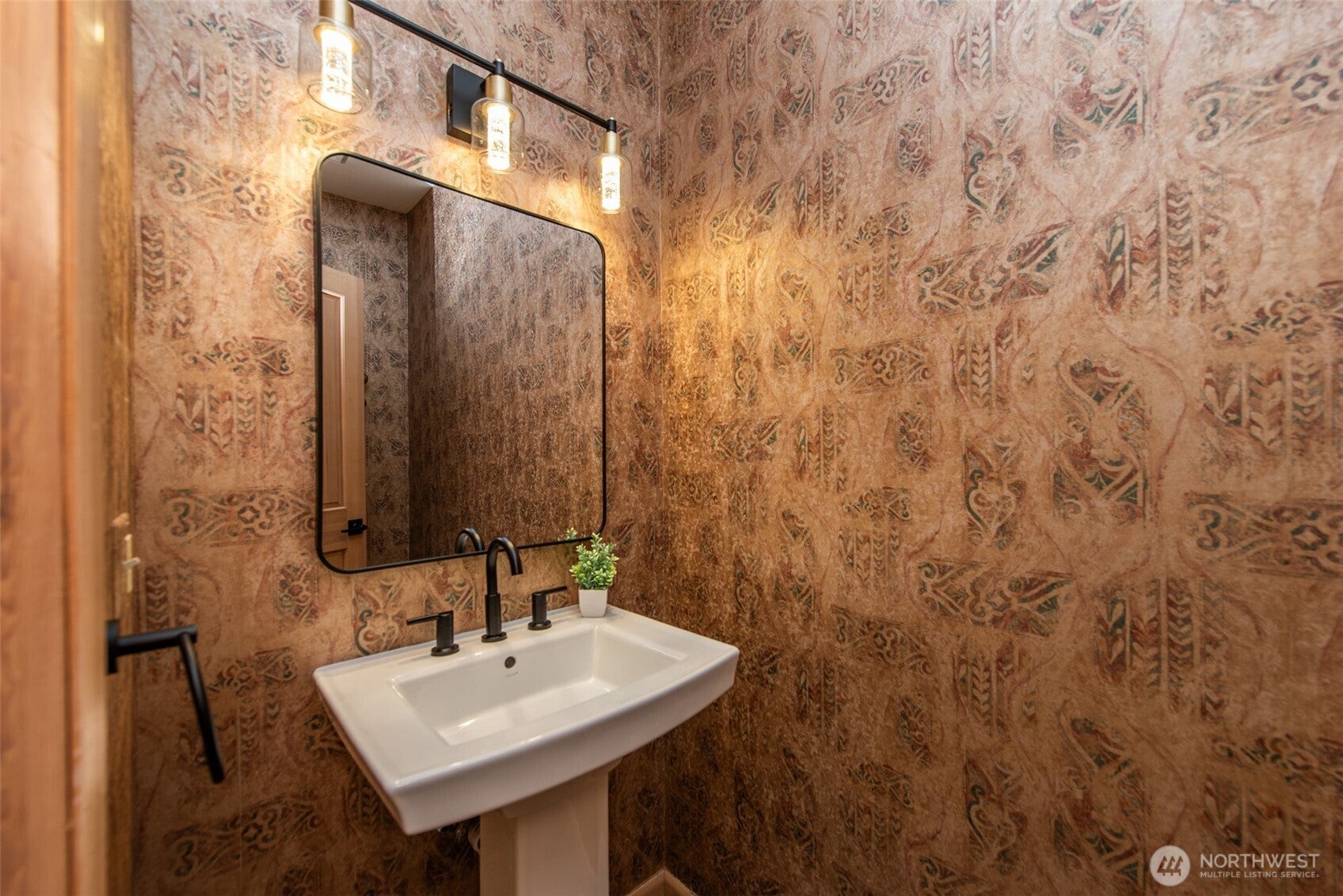 Sequim, Washington, 98382, United States, 3 Bedrooms Bedrooms, ,3 BathroomsBathrooms,Residential,Active,1968097