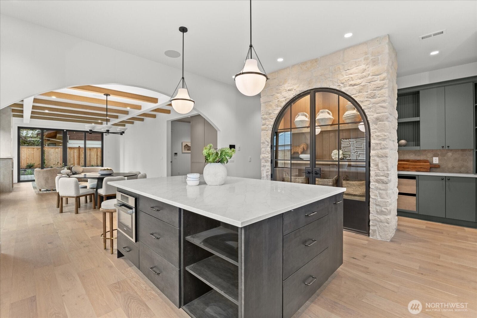 Bellevue, Washington, 98004, United States, 5 Bedrooms Bedrooms, ,6 BathroomsBathrooms,Residential,Active,2002362