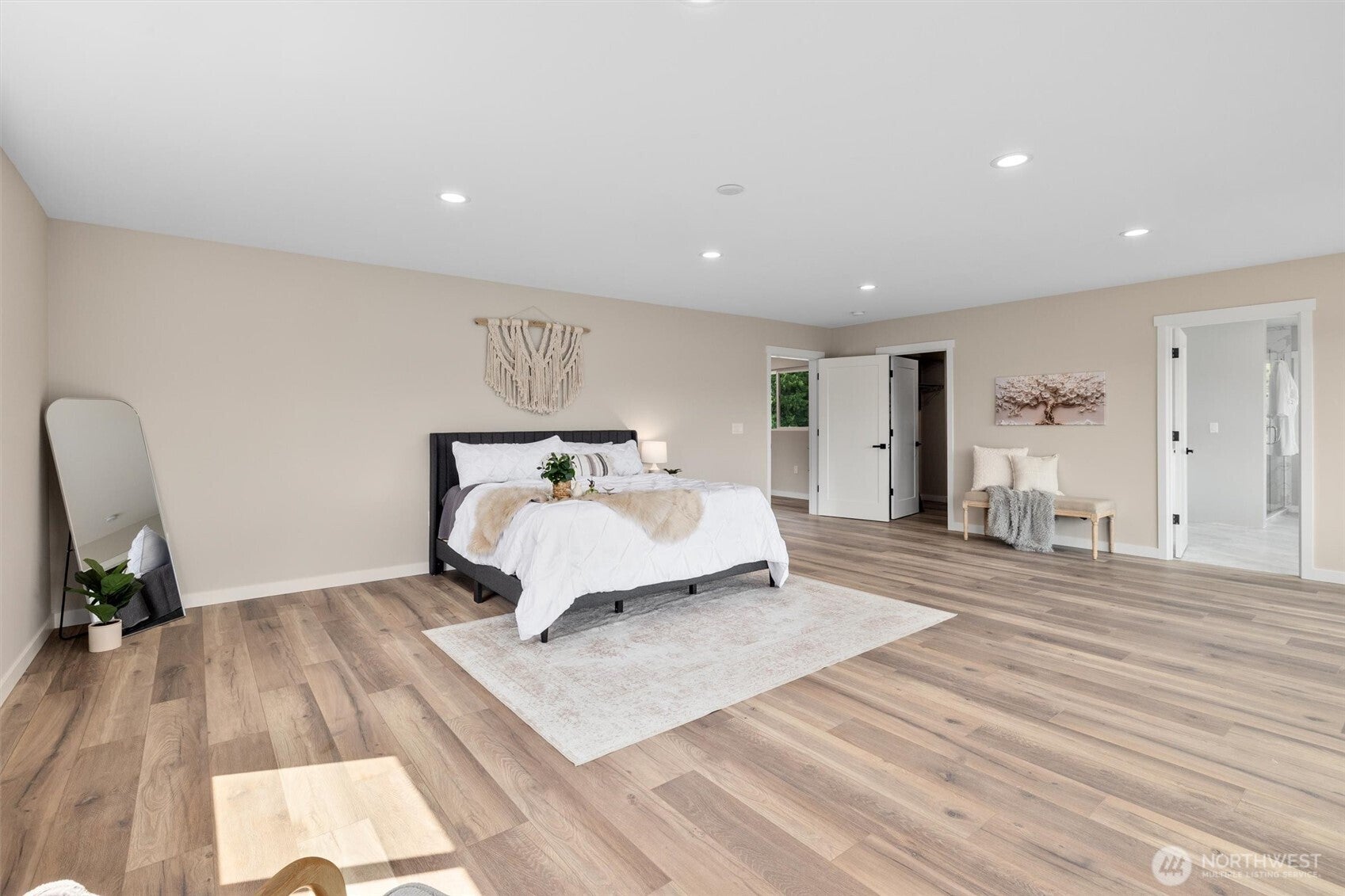 Snohomish, Washington, 98290, United States, 3 Bedrooms Bedrooms, ,3 BathroomsBathrooms,Residential,Active,1929406