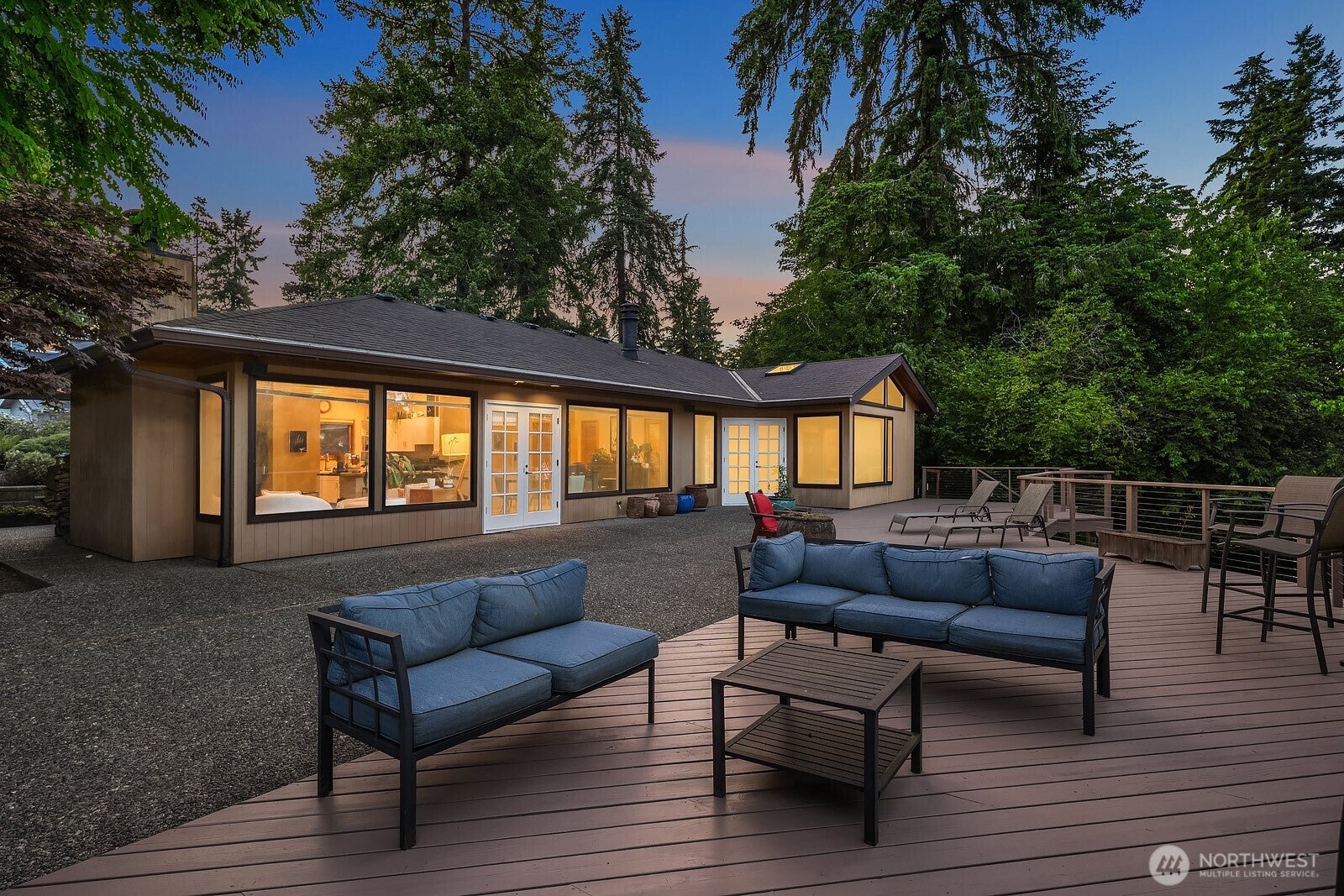Bellevue, Washington, 98004, United States, 3 Bedrooms Bedrooms, ,2 BathroomsBathrooms,Residential,Active,1876689