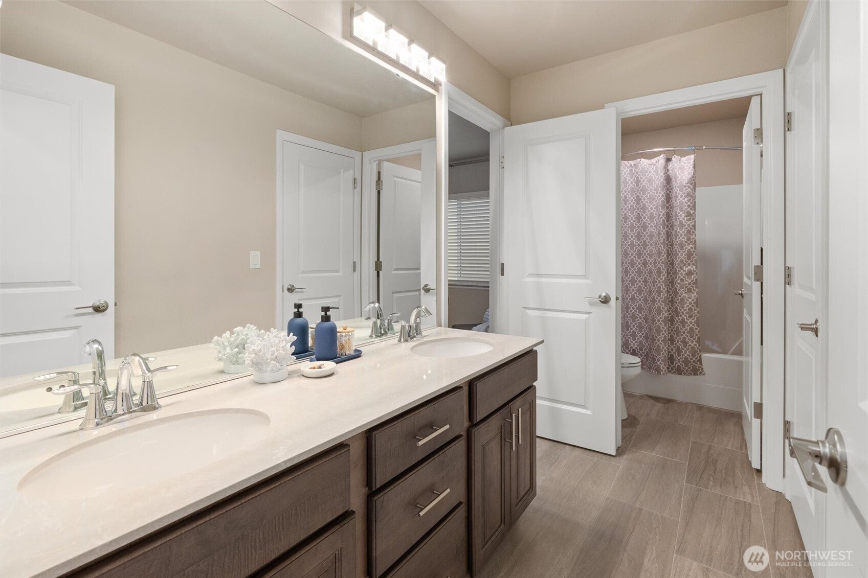 Bothell, Washington, 98021, United States, 4 Bedrooms Bedrooms, ,4 BathroomsBathrooms,Residential,Active,2007270