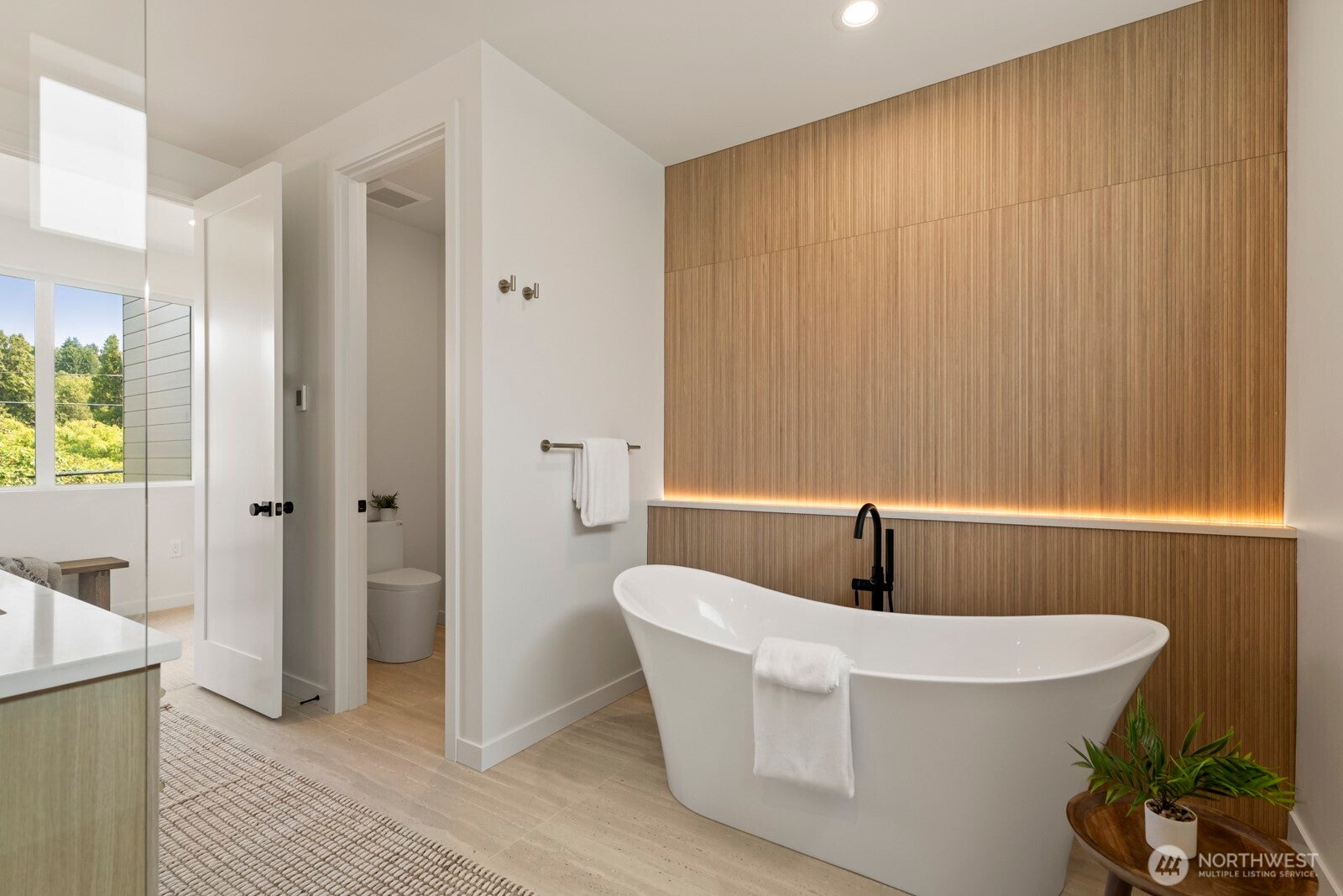 Seattle, Washington, 98116, United States, 4 Bedrooms Bedrooms, ,4 BathroomsBathrooms,Residential,Active,1944091