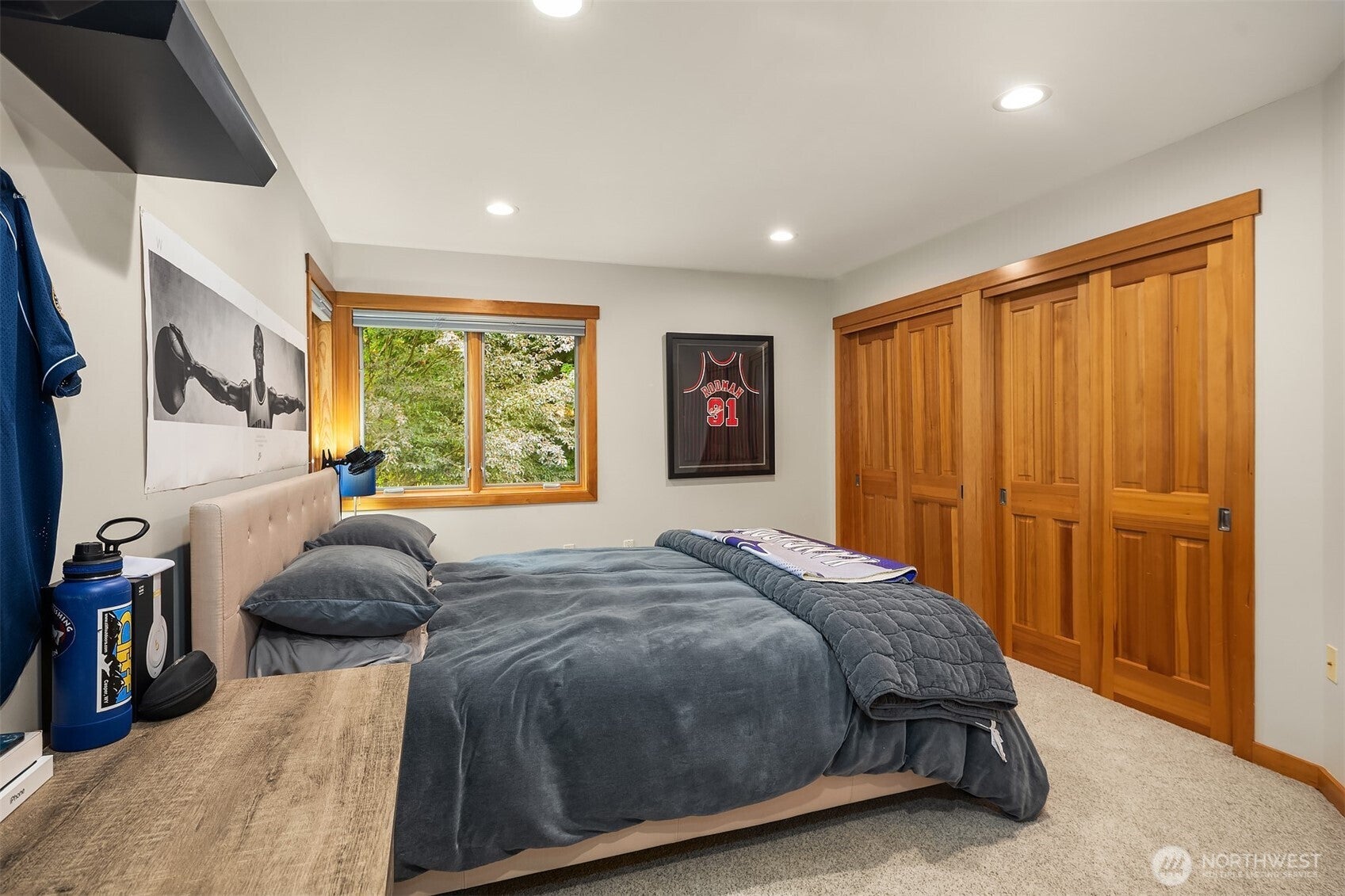 Kirkland, Washington, 98033, United States, 4 Bedrooms Bedrooms, ,3 BathroomsBathrooms,Residential,Active,1943757