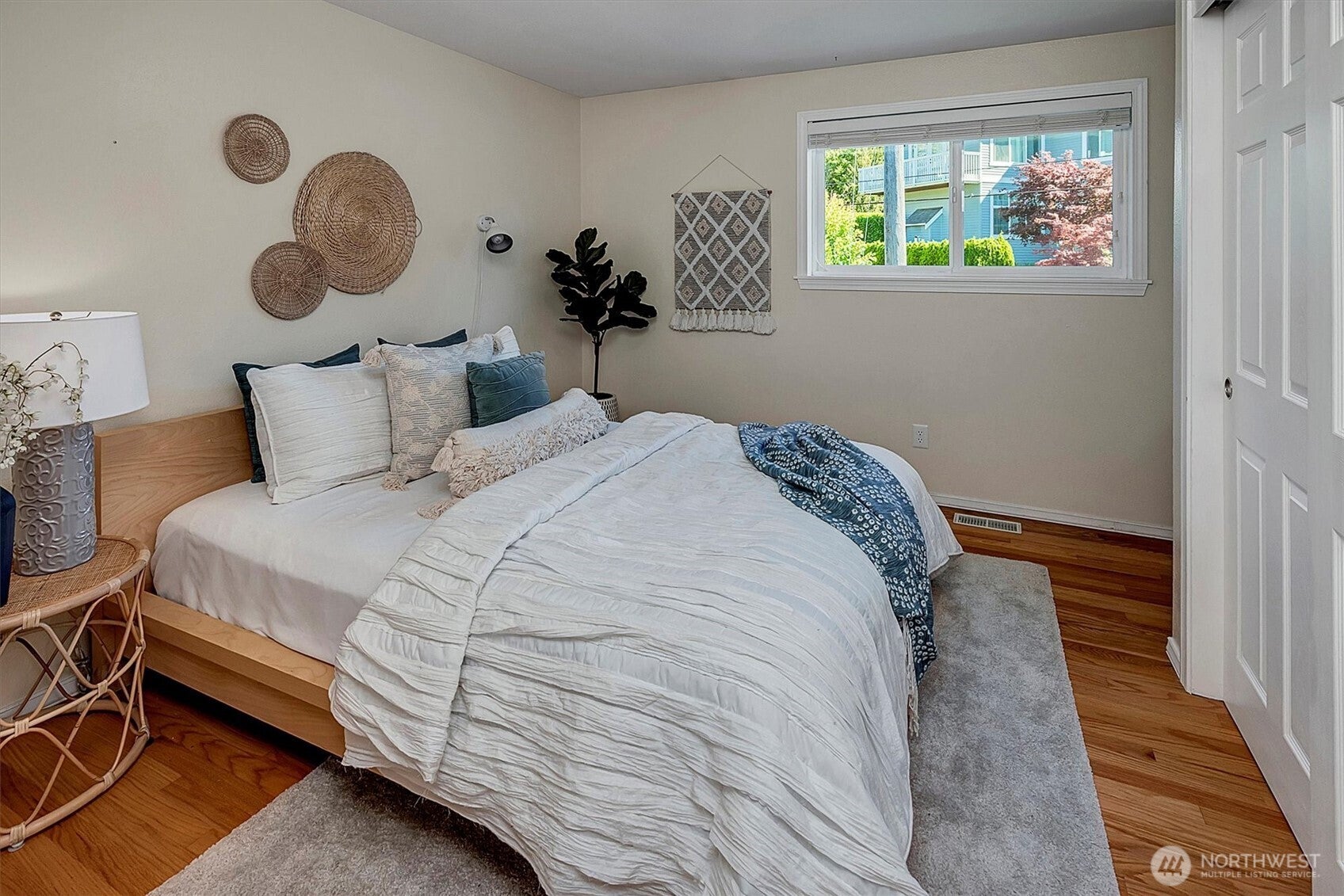 Shoreline, Washington, 98177, United States, 5 Bedrooms Bedrooms, ,3 BathroomsBathrooms,Residential,Active,1922341