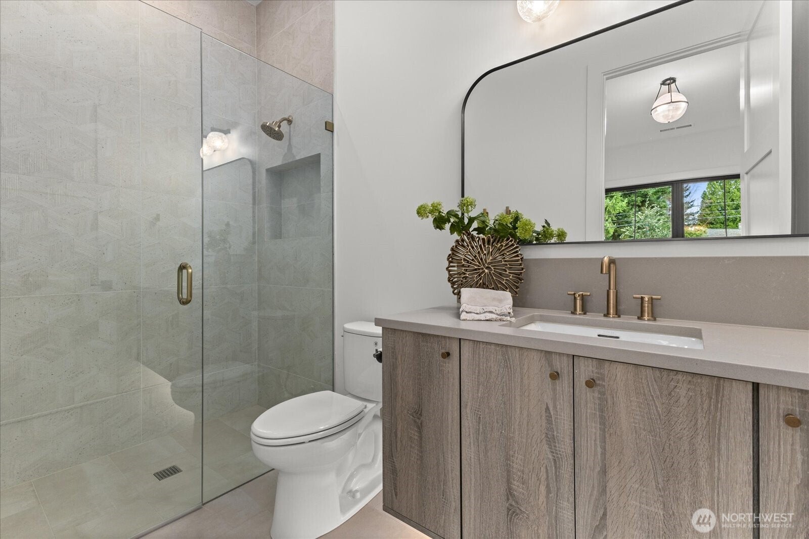 Bellevue, Washington, 98004, United States, 5 Bedrooms Bedrooms, ,6 BathroomsBathrooms,Residential,Active,2002362