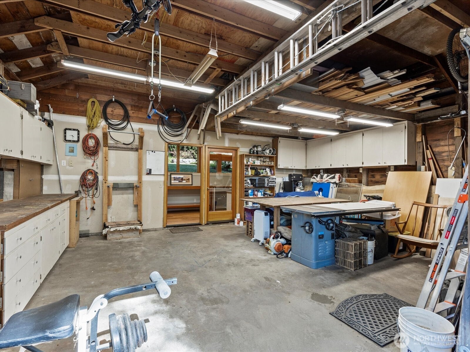 Kirkland, Washington, 98033, United States, ,3 BathroomsBathrooms,Residential,Pending,1852749