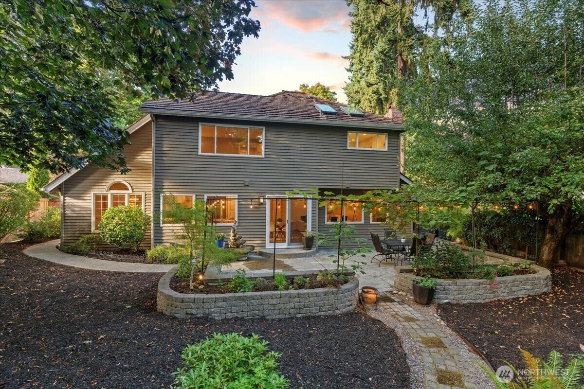 Redmond, Washington, 98052, United States, 4 Bedrooms Bedrooms, ,3 BathroomsBathrooms,Residential,Active,1953683