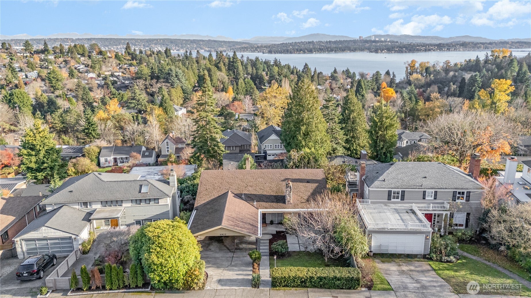 Seattle, Washington, 98105, United States, 6 Bedrooms Bedrooms, ,3 BathroomsBathrooms,Residential,Active,1995274