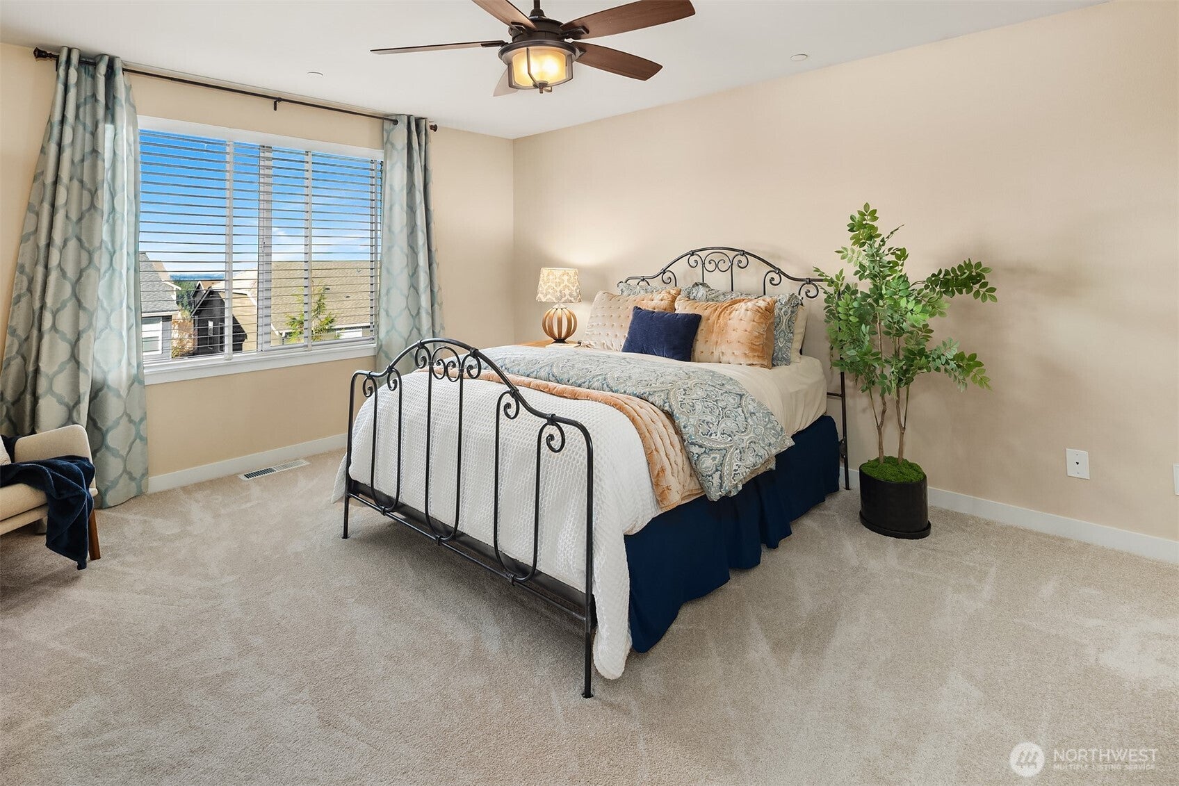 Snoqualmie, Washington, 98065, United States, 5 Bedrooms Bedrooms, ,4 BathroomsBathrooms,Residential,Active,1995292