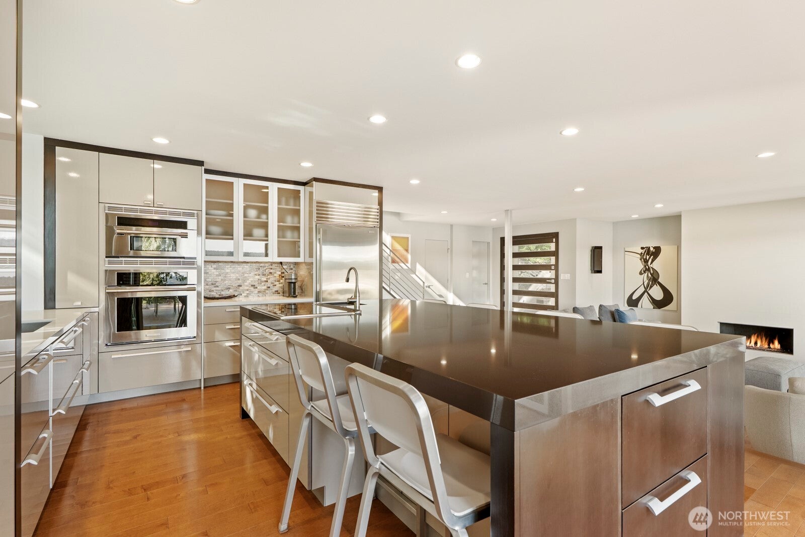 Bellevue, Washington, 98008, United States, 4 Bedrooms Bedrooms, ,5 BathroomsBathrooms,Residential,Active,1960111