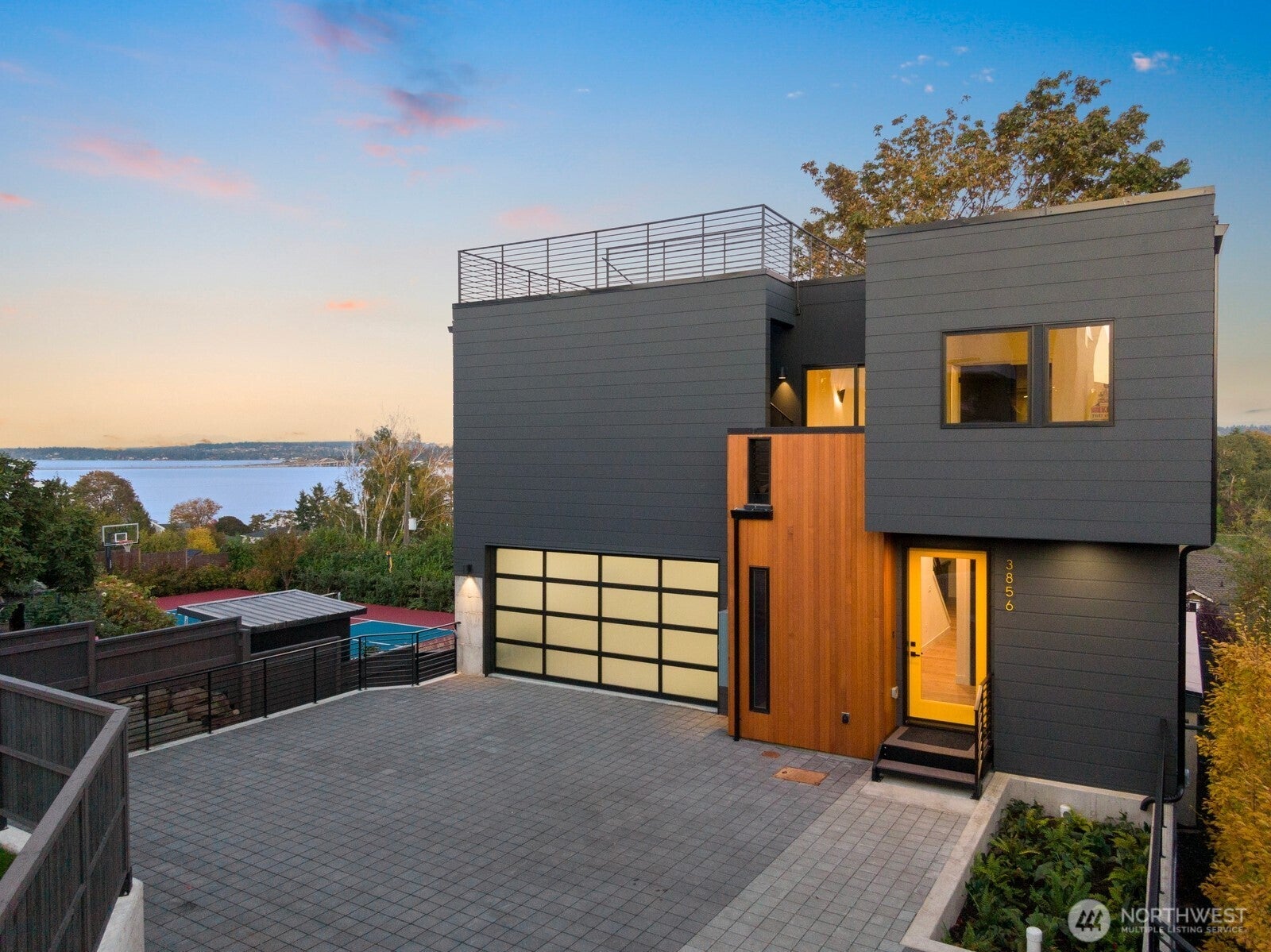 Seattle, Washington, 98118, United States, 6 Bedrooms Bedrooms, ,4 BathroomsBathrooms,Residential,Active,1965834