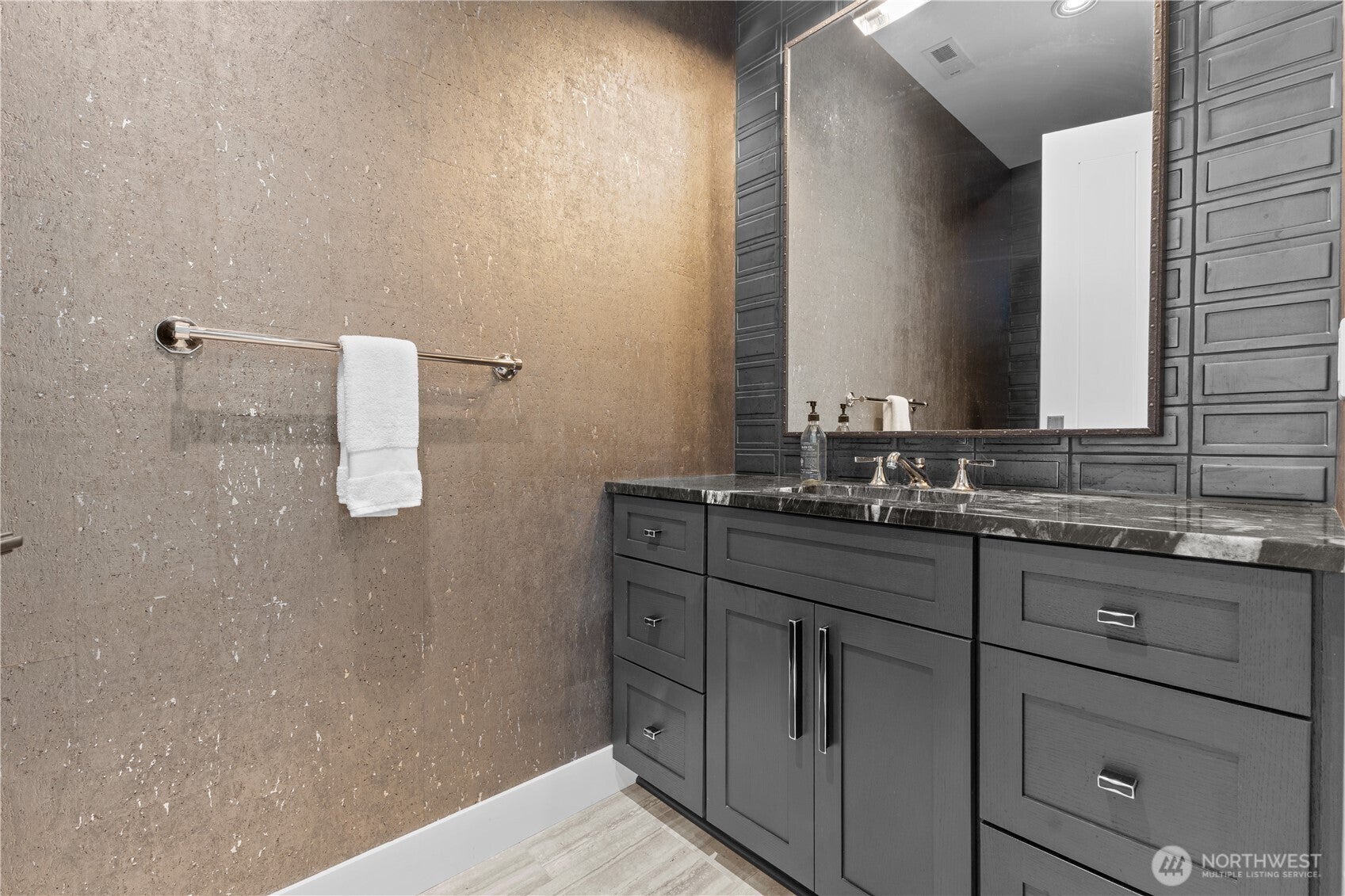 Yelm, Washington, 98597, United States, 5 Bedrooms Bedrooms, ,7 BathroomsBathrooms,Residential,Active,1909895