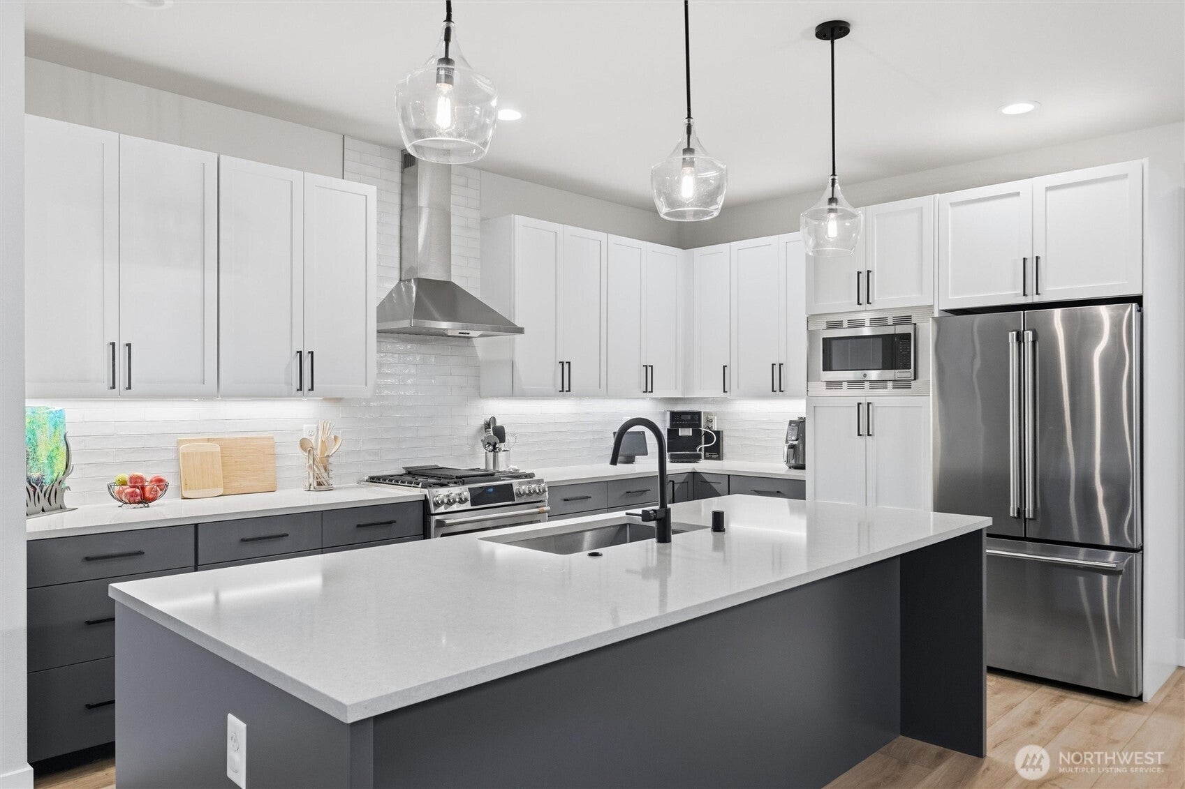 Mount Vernon, Washington, 98274, United States, 3 Bedrooms Bedrooms, ,4 BathroomsBathrooms,Residential,Active,1985575