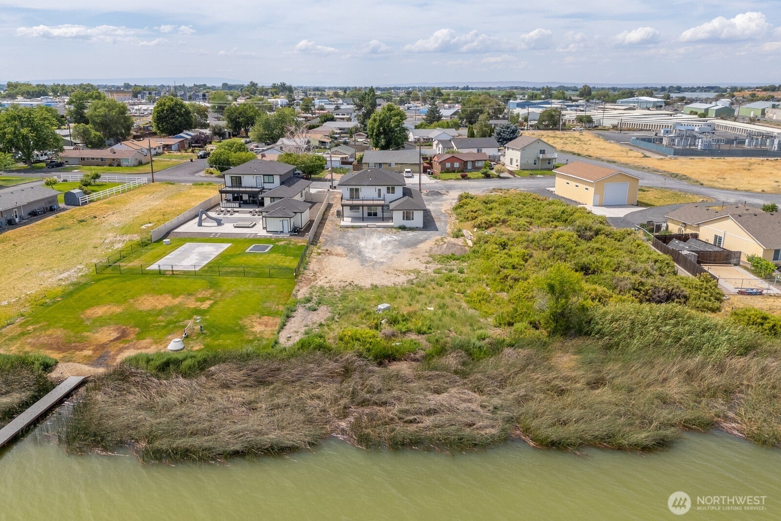 Moses Lake, Washington, 98837, United States, 4 Bedrooms Bedrooms, ,4 BathroomsBathrooms,Residential,Active,1886784