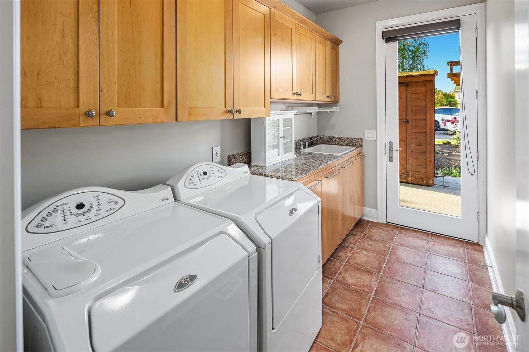 Bellevue, Washington, 98006, United States, 5 Bedrooms Bedrooms, ,8 BathroomsBathrooms,Residential,Active,1914795