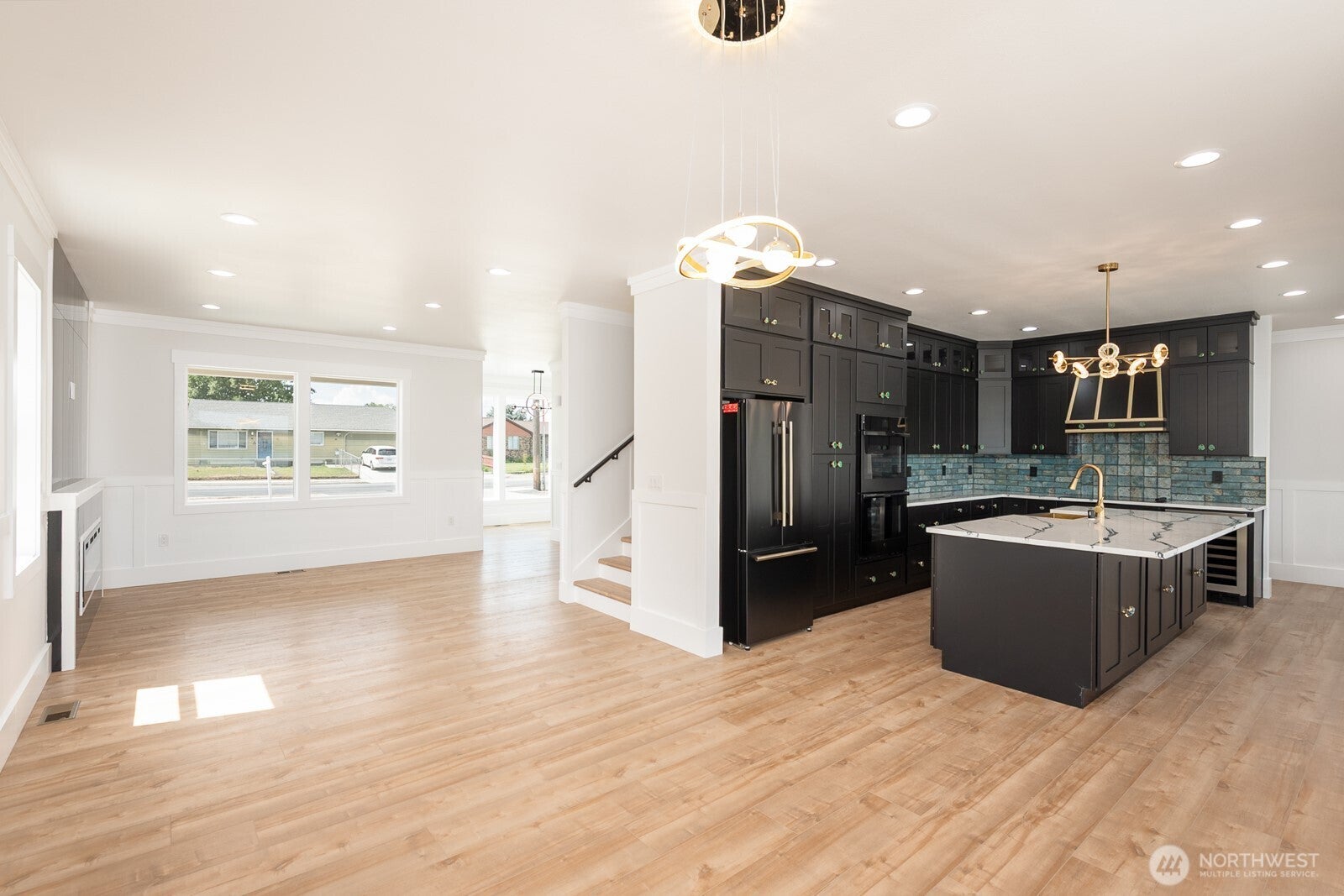 Moses Lake, Washington, 98837, United States, 4 Bedrooms Bedrooms, ,4 BathroomsBathrooms,Residential,Active,1886784