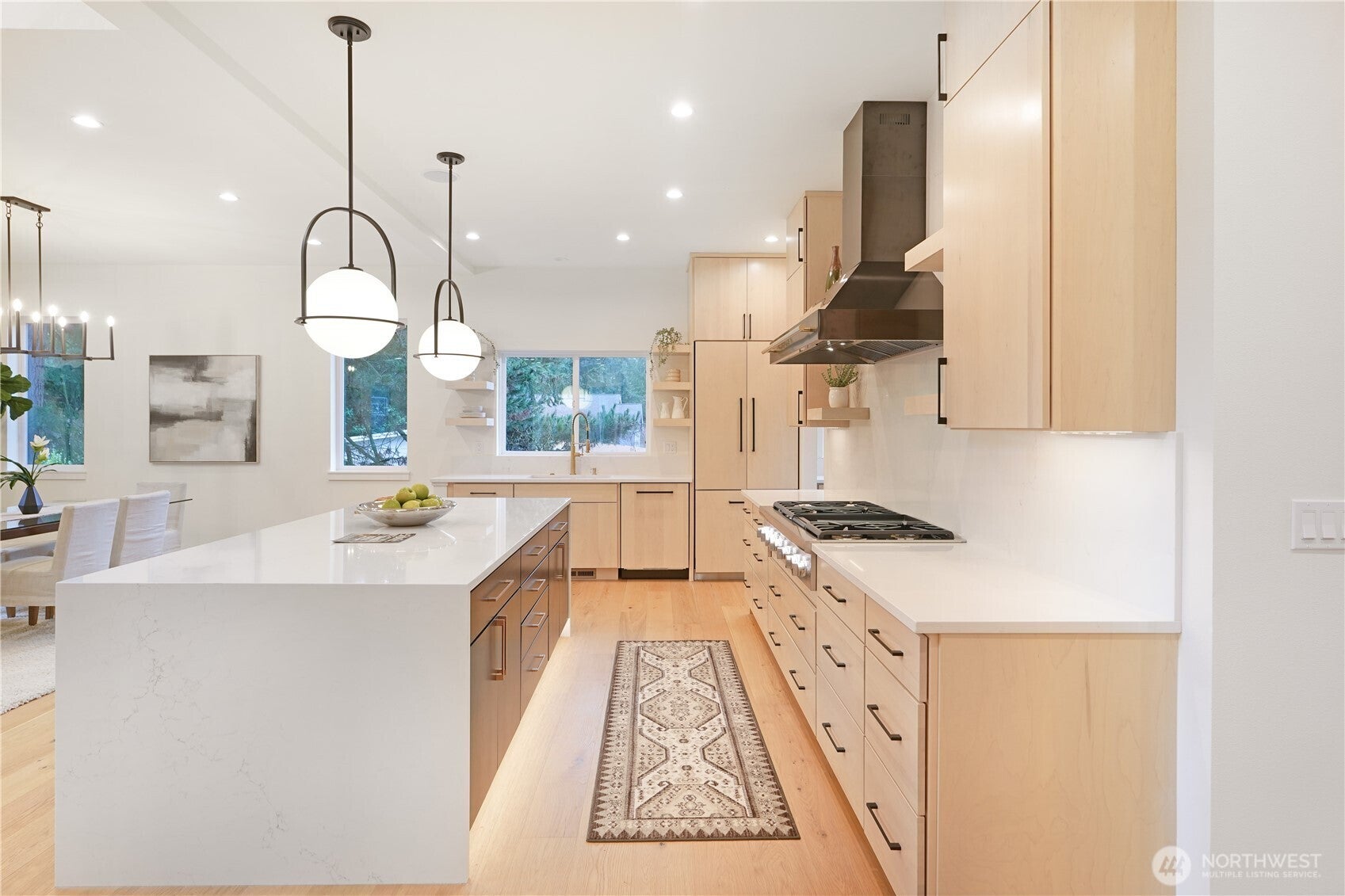 Kirkland, Washington, 98033, United States, 6 Bedrooms Bedrooms, ,7 BathroomsBathrooms,Residential,Active,2015249