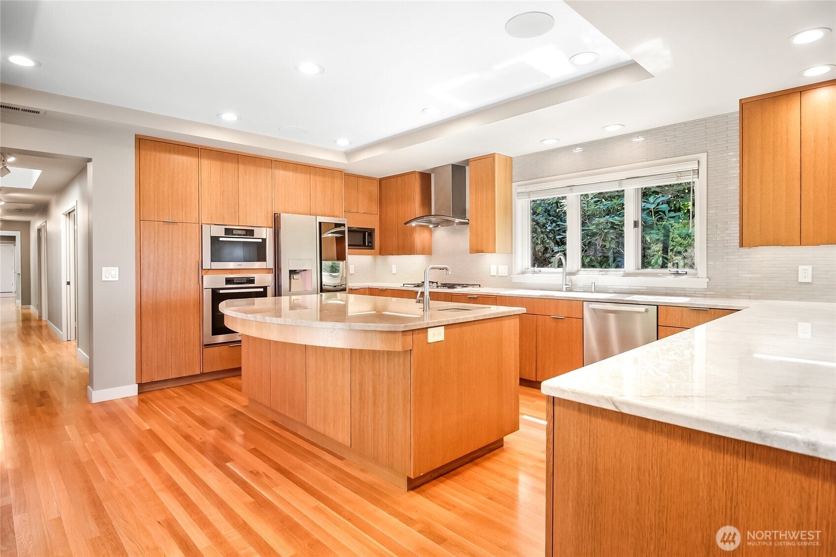 Medina, Washington, 98039, United States, 3 Bedrooms Bedrooms, ,3 BathroomsBathrooms,Residential,Active,1781504