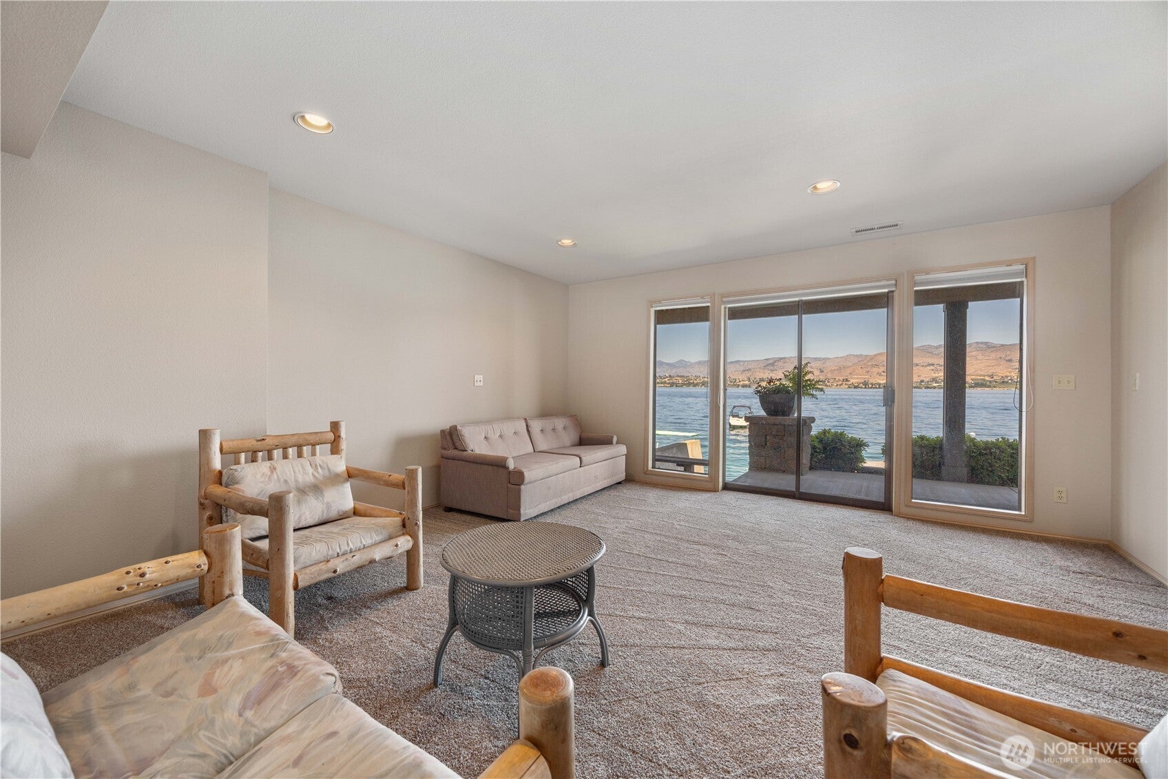 Chelan, Washington, 98816, United States, 4 Bedrooms Bedrooms, ,2 BathroomsBathrooms,Residential,Active,1971797