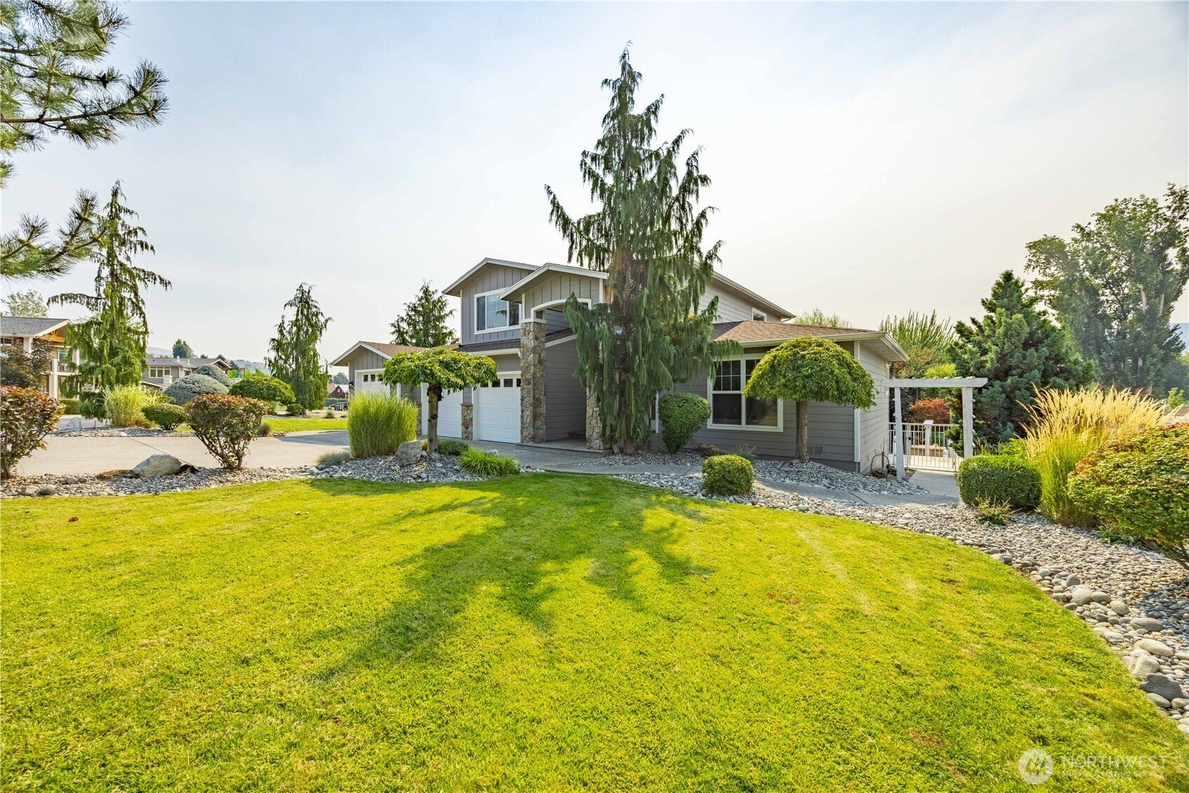 Manson, Washington, 98831, United States, 4 Bedrooms Bedrooms, ,4 BathroomsBathrooms,Residential,Active,1936117