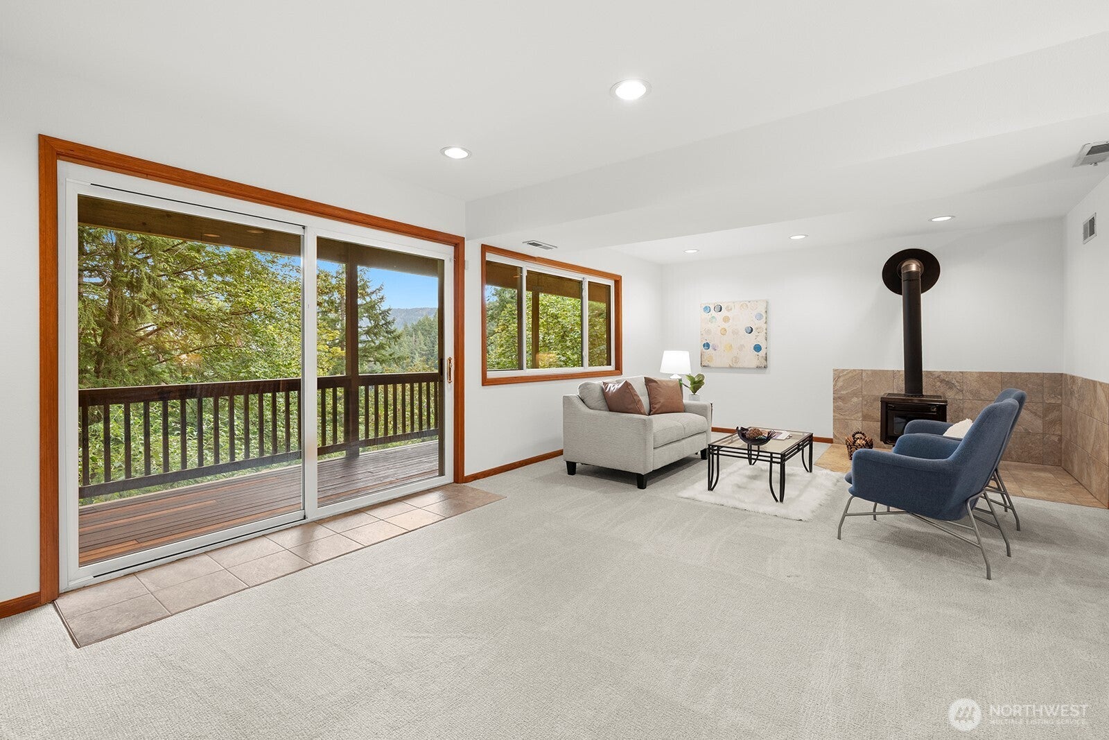 Issaquah, Washington, 98027, United States, 4 Bedrooms Bedrooms, ,3 BathroomsBathrooms,Residential,Active,1952447