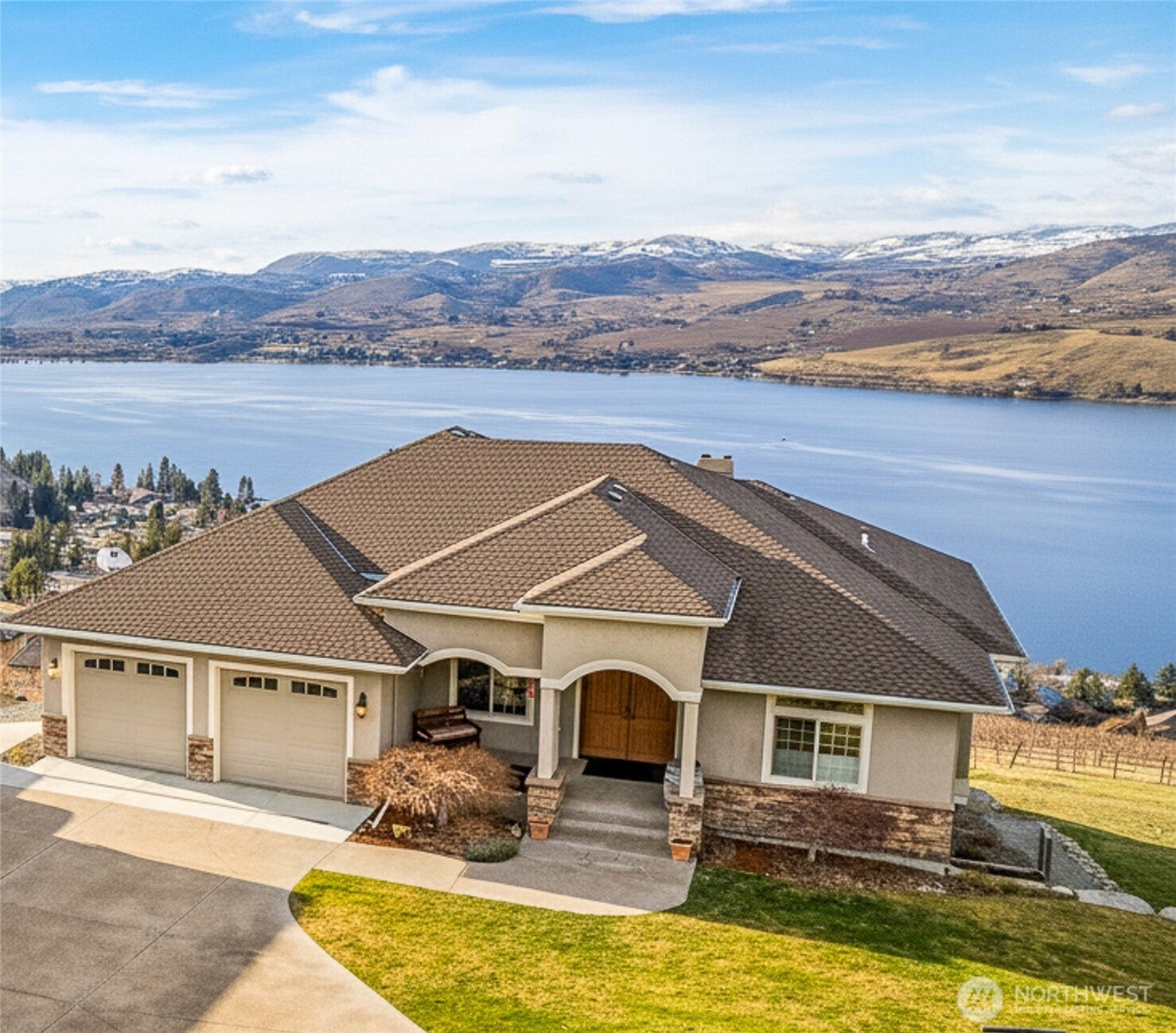 Chelan, Washington, 98816, United States, 5 Bedrooms Bedrooms, ,4 BathroomsBathrooms,Residential,Active,2009141
