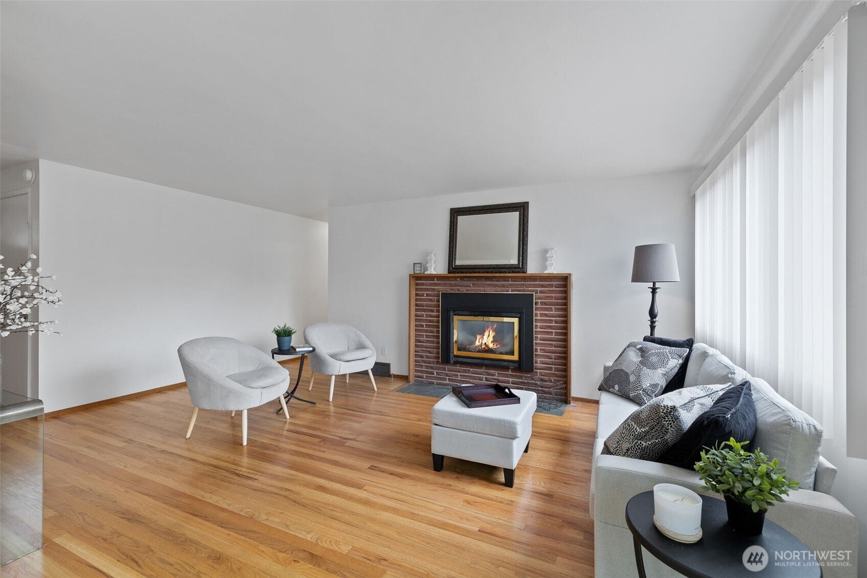 Bellevue, Washington, 98008, United States, 4 Bedrooms Bedrooms, ,2 BathroomsBathrooms,Residential,Active,1943800