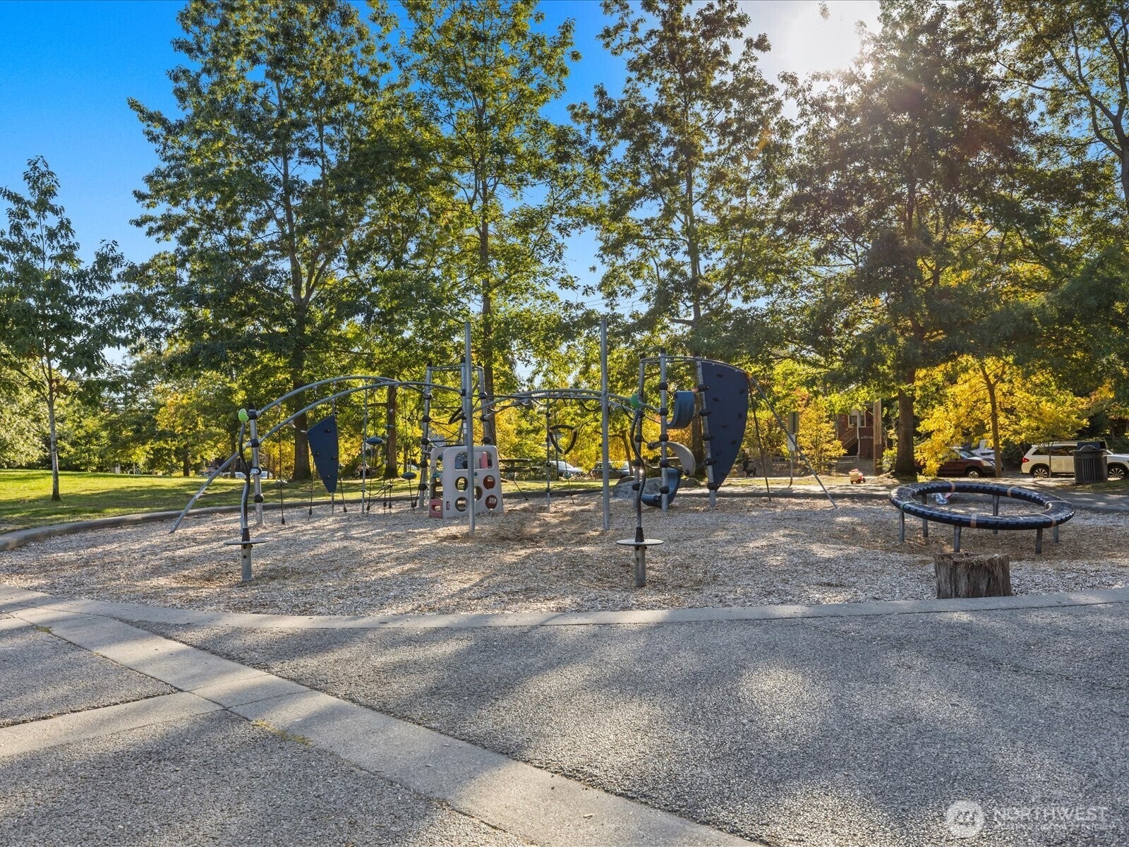 Seattle, Washington, 98103, United States, 3 Bedrooms Bedrooms, ,1 BathroomBathrooms,Residential,Active,1967310