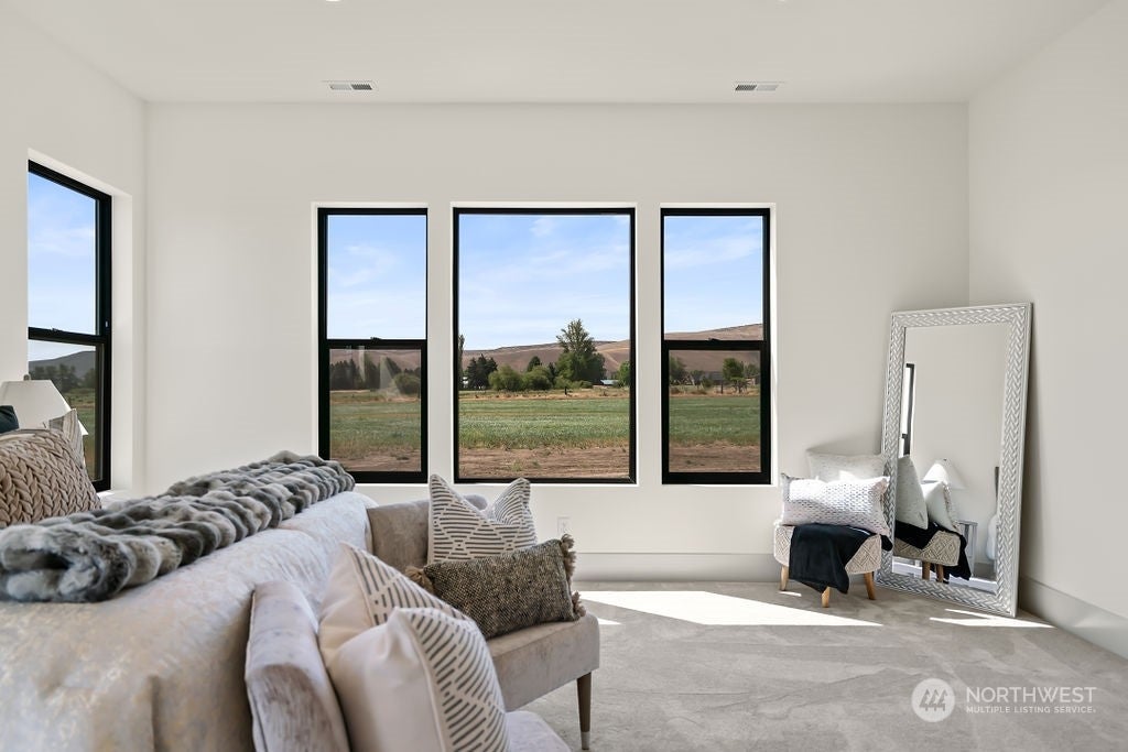 Ellensburg, Washington, 98926, United States, 3 Bedrooms Bedrooms, ,3 BathroomsBathrooms,Residential,Active,1902955