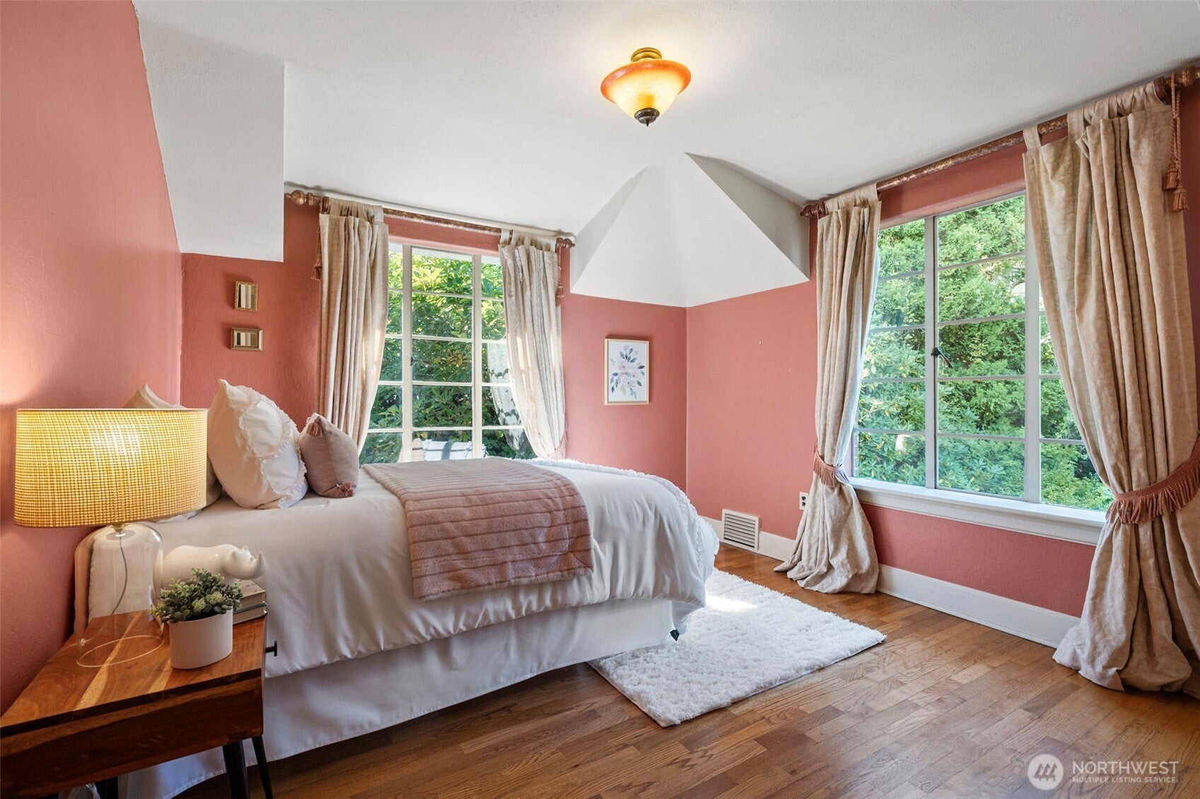 Tacoma, Washington, 98406, United States, 4 Bedrooms Bedrooms, ,4 BathroomsBathrooms,Residential,Active,1952076