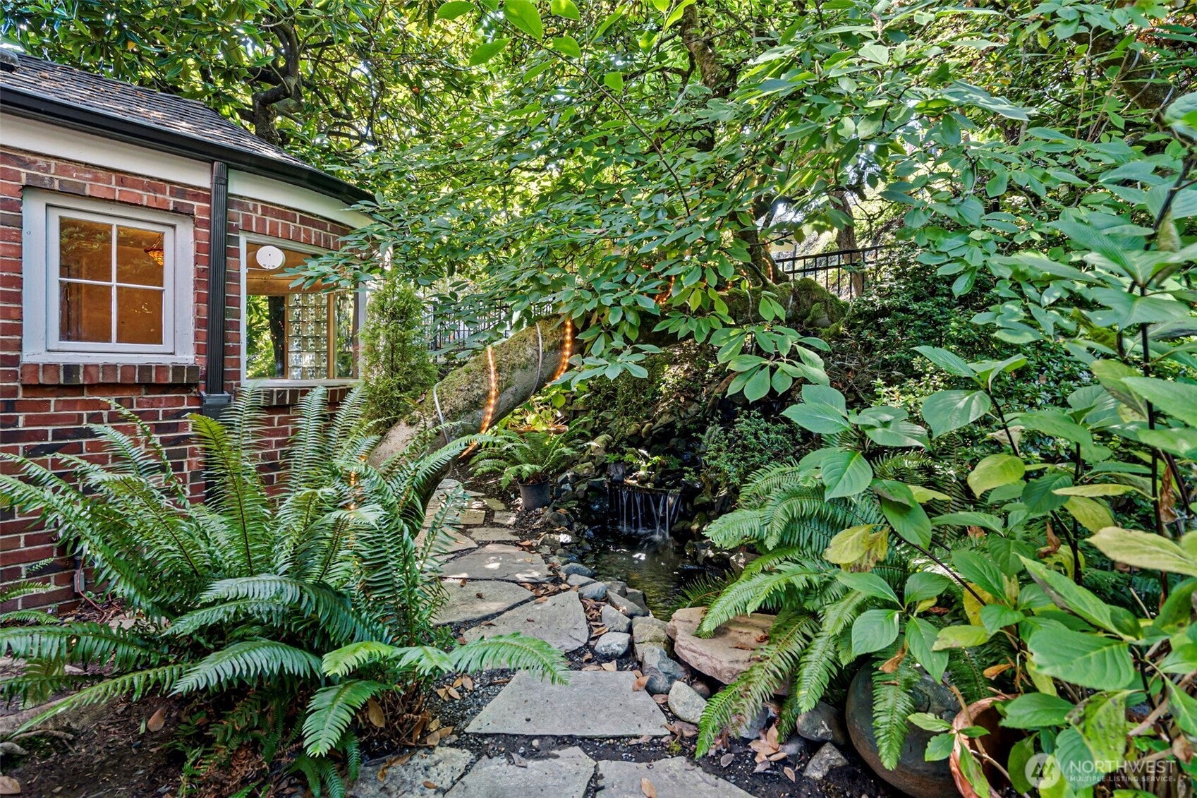 Tacoma, Washington, 98406, United States, 4 Bedrooms Bedrooms, ,4 BathroomsBathrooms,Residential,Active,1952076