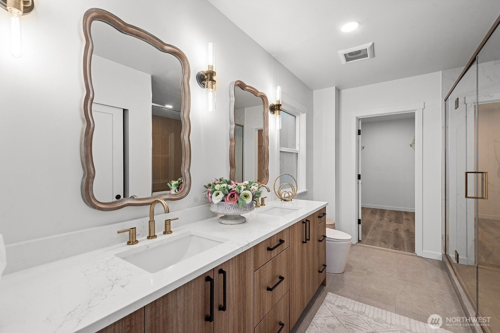 Seattle, Washington, 98125, United States, 4 Bedrooms Bedrooms, ,4 BathroomsBathrooms,Residential,Active,1988448