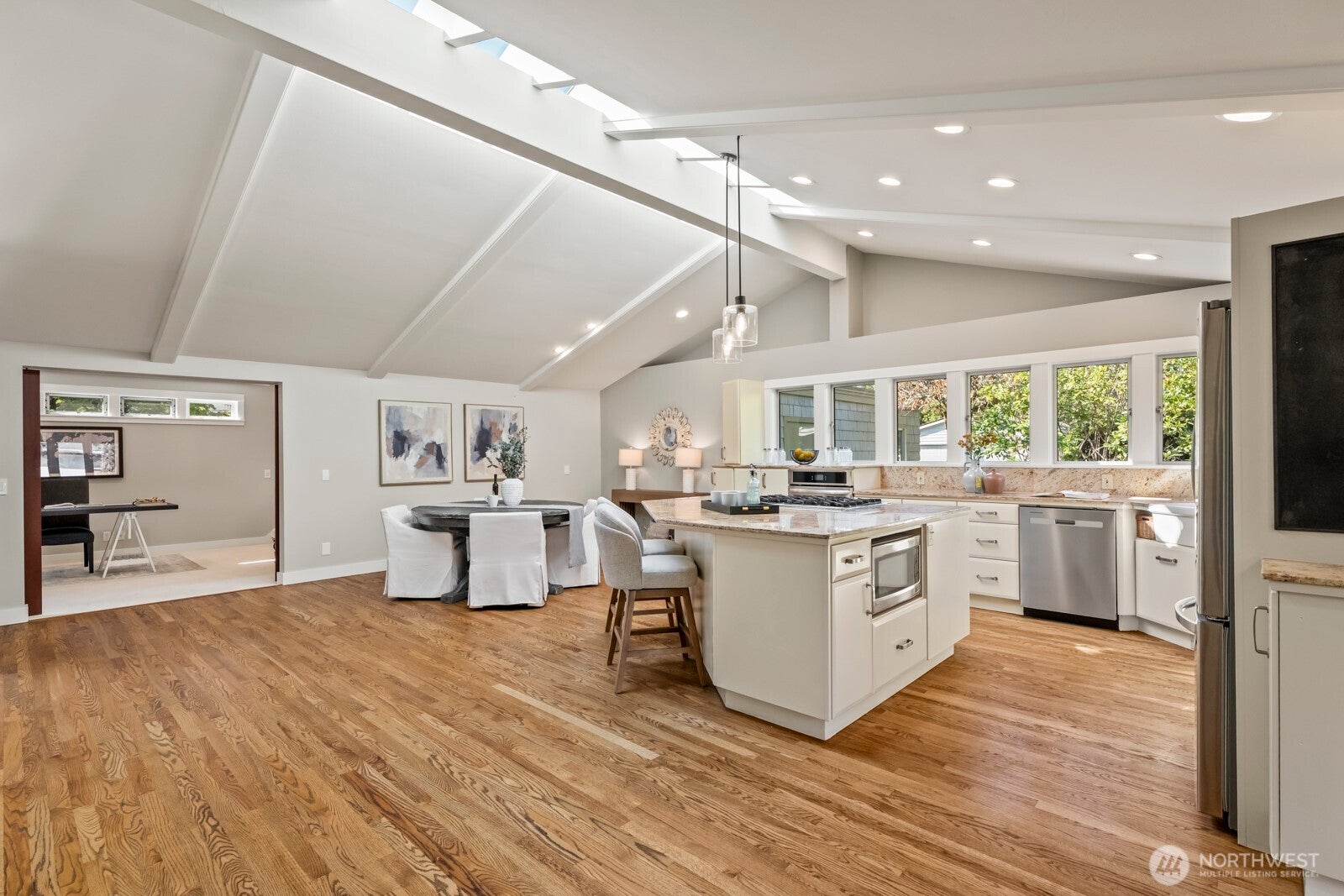 Seattle, Washington, 98136, United States, 4 Bedrooms Bedrooms, ,4 BathroomsBathrooms,Residential,Active,2013153