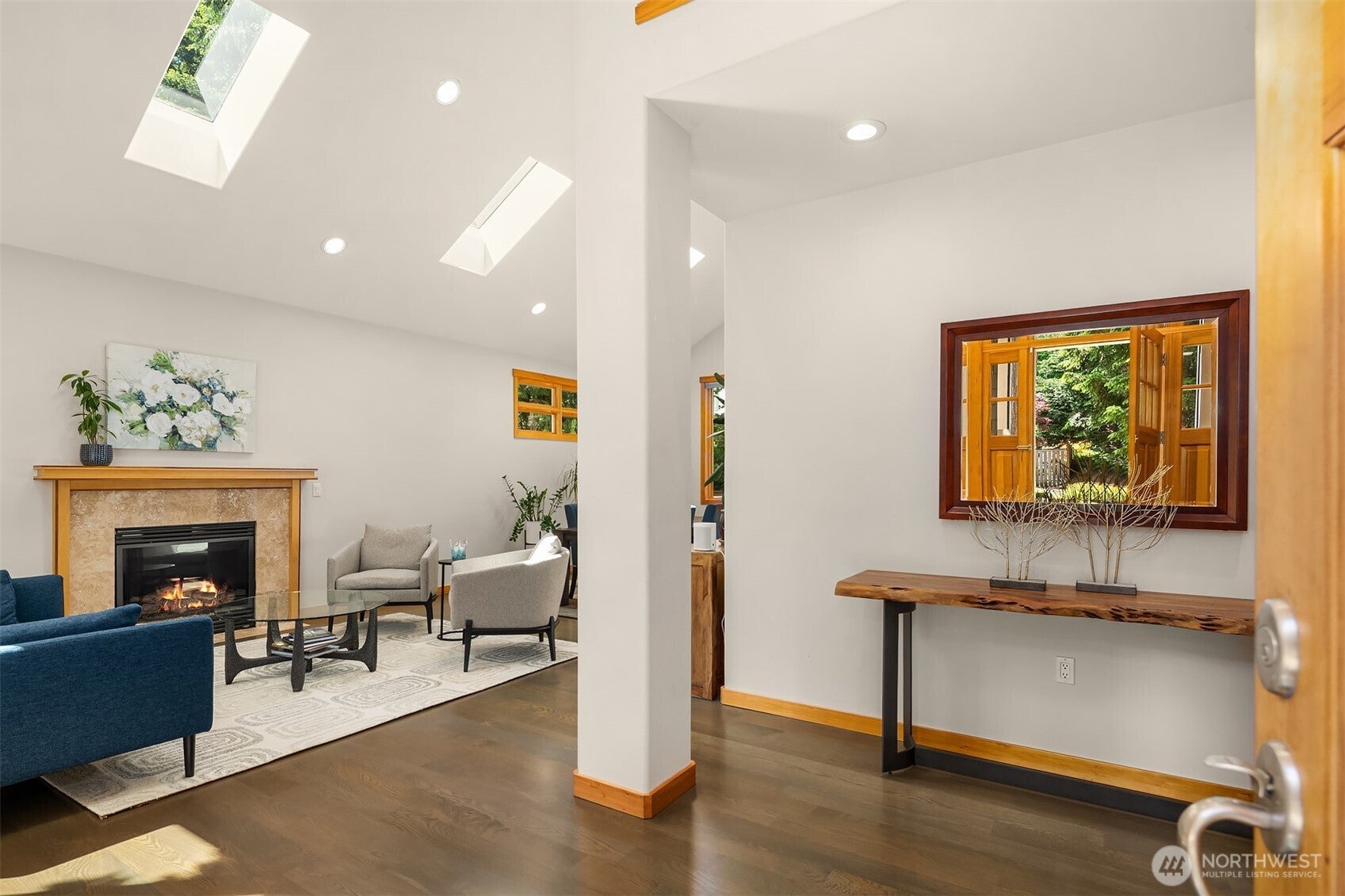 Kirkland, Washington, 98033, United States, 4 Bedrooms Bedrooms, ,3 BathroomsBathrooms,Residential,Active,1943757