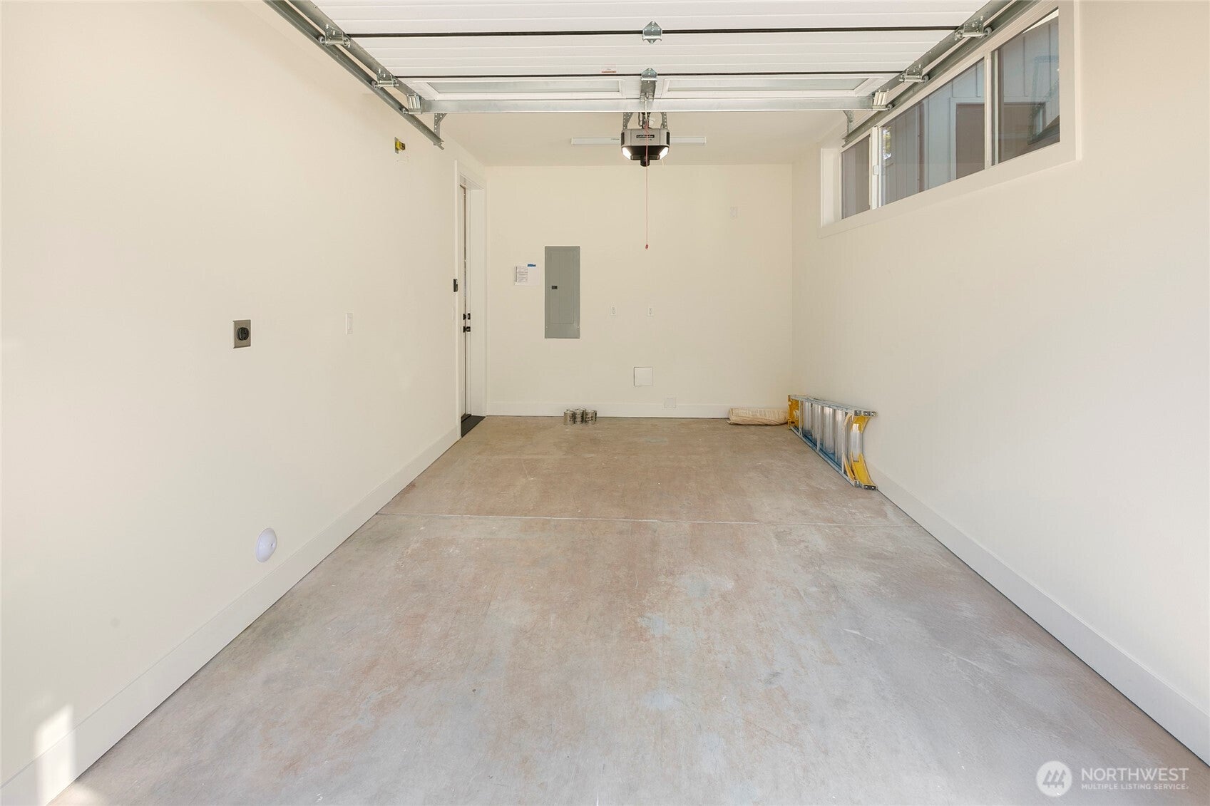 Seattle, Washington, 98115, United States, 4 Bedrooms Bedrooms, ,4 BathroomsBathrooms,Residential,Active,1933886