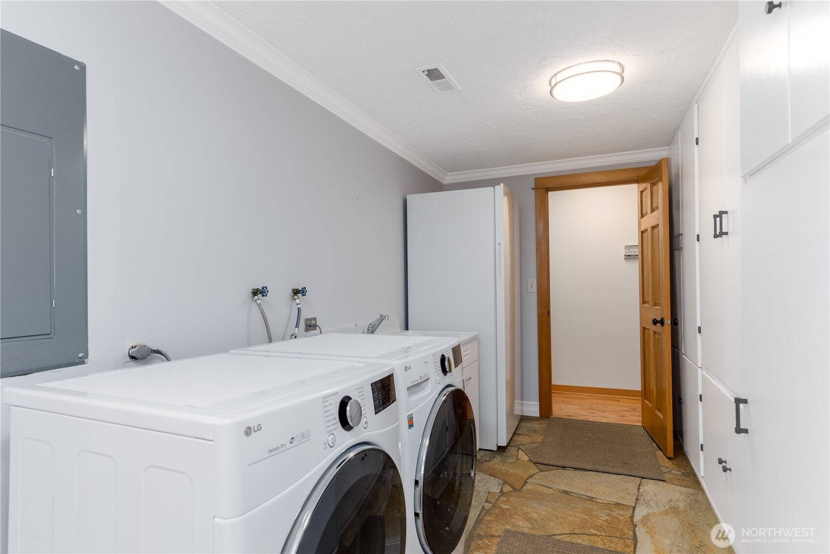 Sequim, Washington, 98382, United States, 5 Bedrooms Bedrooms, ,4 BathroomsBathrooms,Residential,Active,1945482