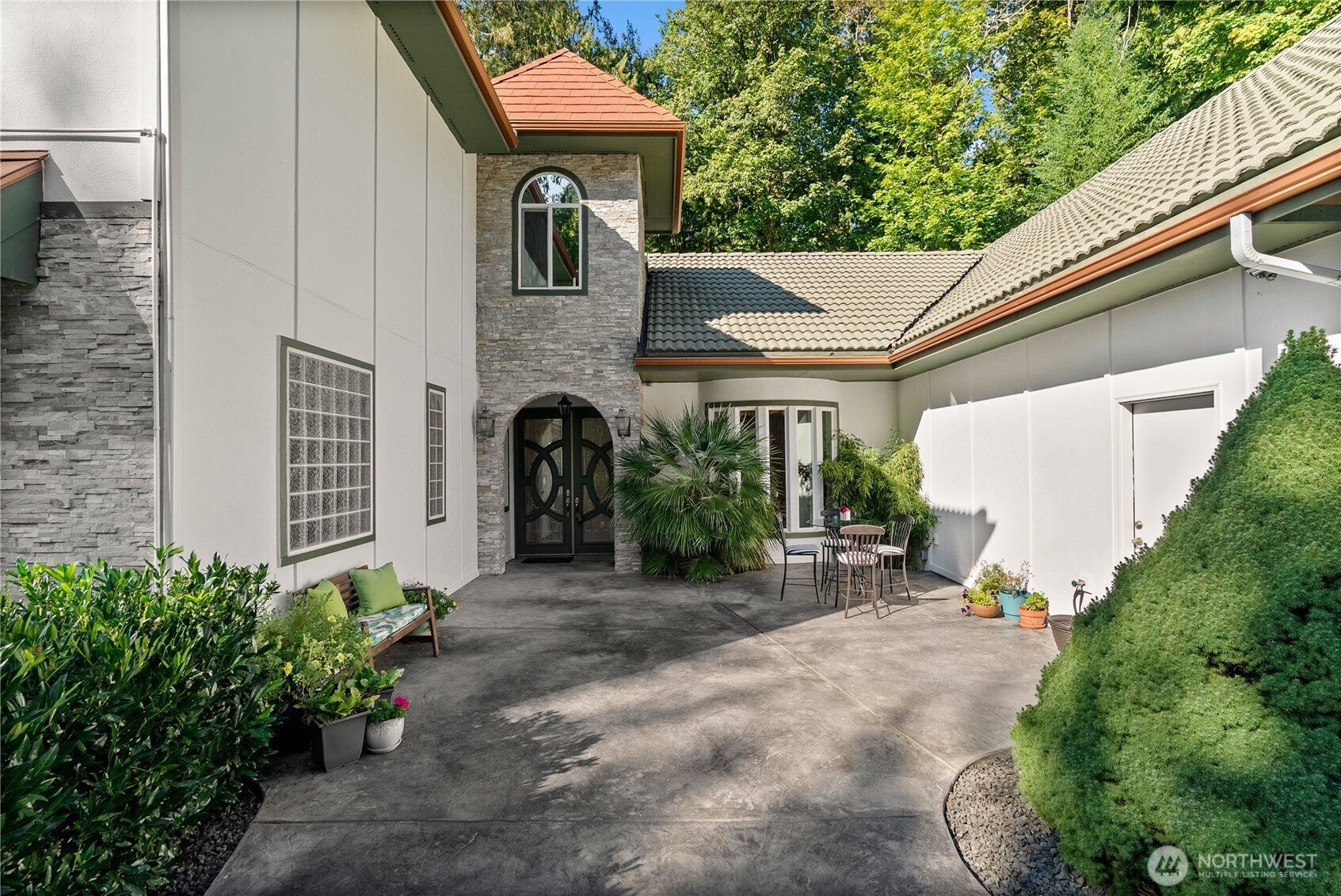 Bremerton, Washington, 98310, United States, 4 Bedrooms Bedrooms, ,4 BathroomsBathrooms,Residential,Active,1894177