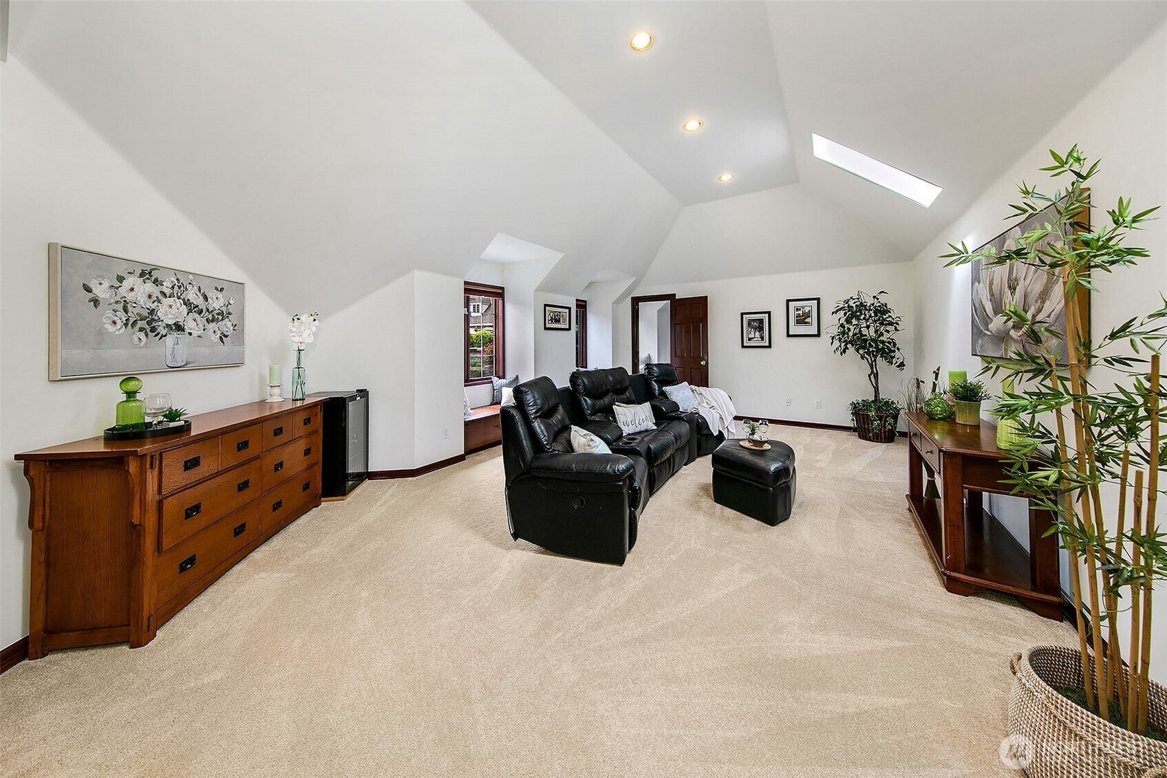Bothell, Washington, 98021, United States, 3 Bedrooms Bedrooms, ,4 BathroomsBathrooms,Residential,Active,1936455
