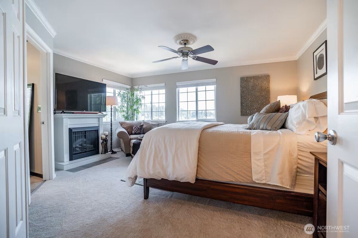 Lakewood, Washington, 98498, United States, 4 Bedrooms Bedrooms, ,4 BathroomsBathrooms,Residential,Active,1988477