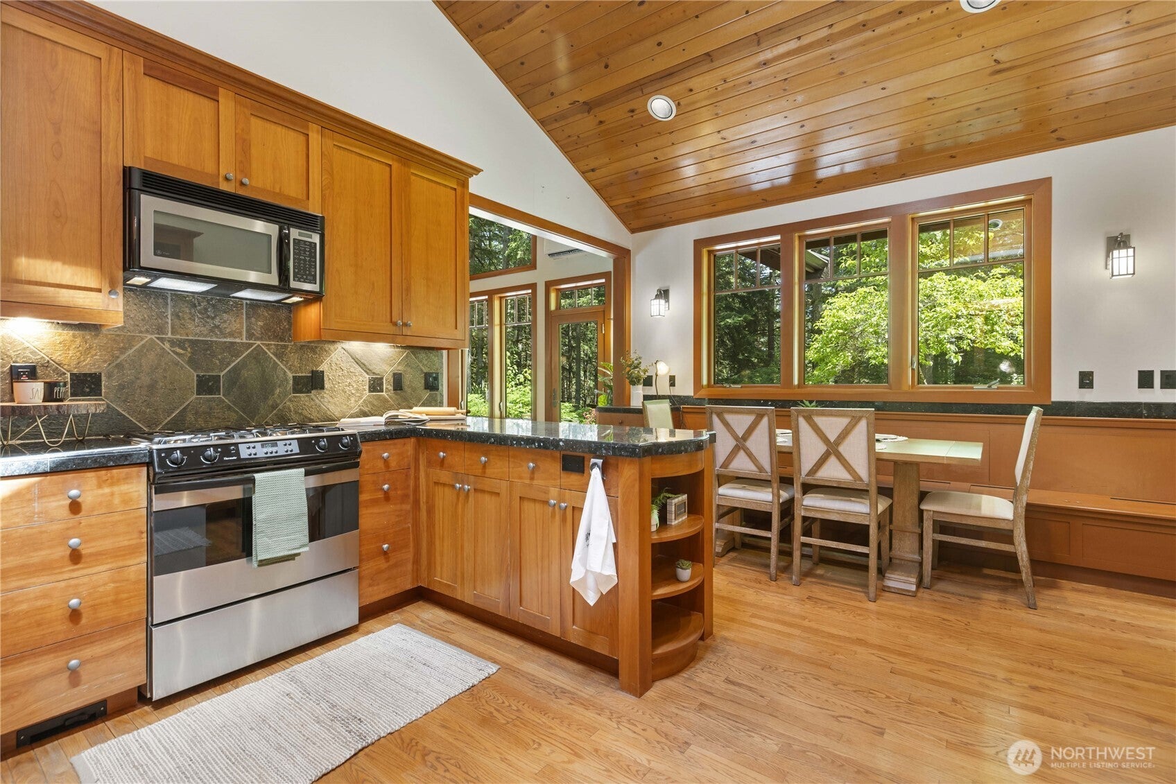 Carnation, Washington, 98014, United States, 3 Bedrooms Bedrooms, ,4 BathroomsBathrooms,Residential,Active,1945355