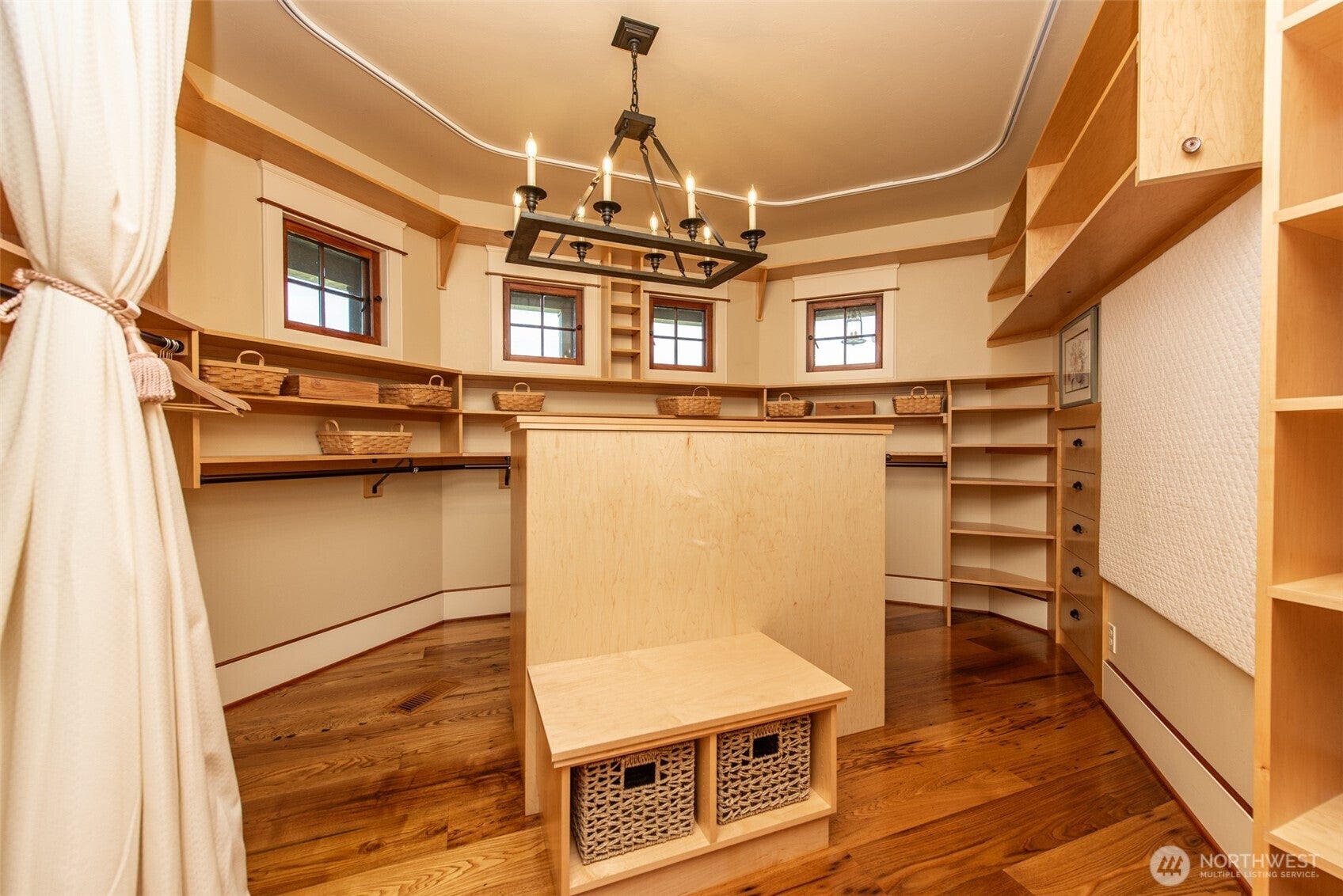 Sequim, Washington, 98382, United States, 4 Bedrooms Bedrooms, ,5 BathroomsBathrooms,Residential,Active,1965809